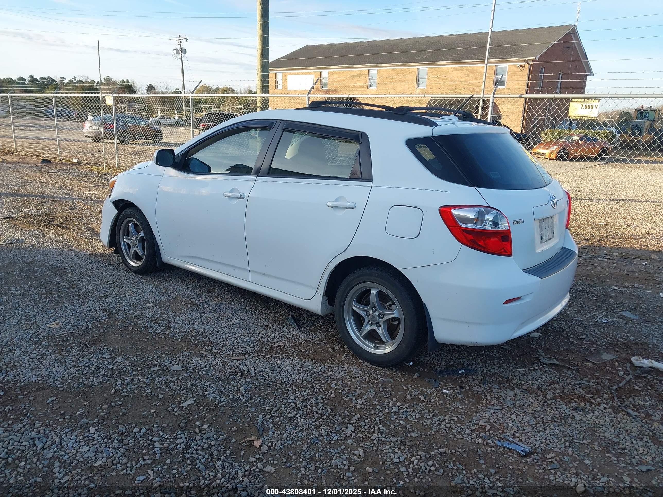 TOYOTA MATRIX image 3