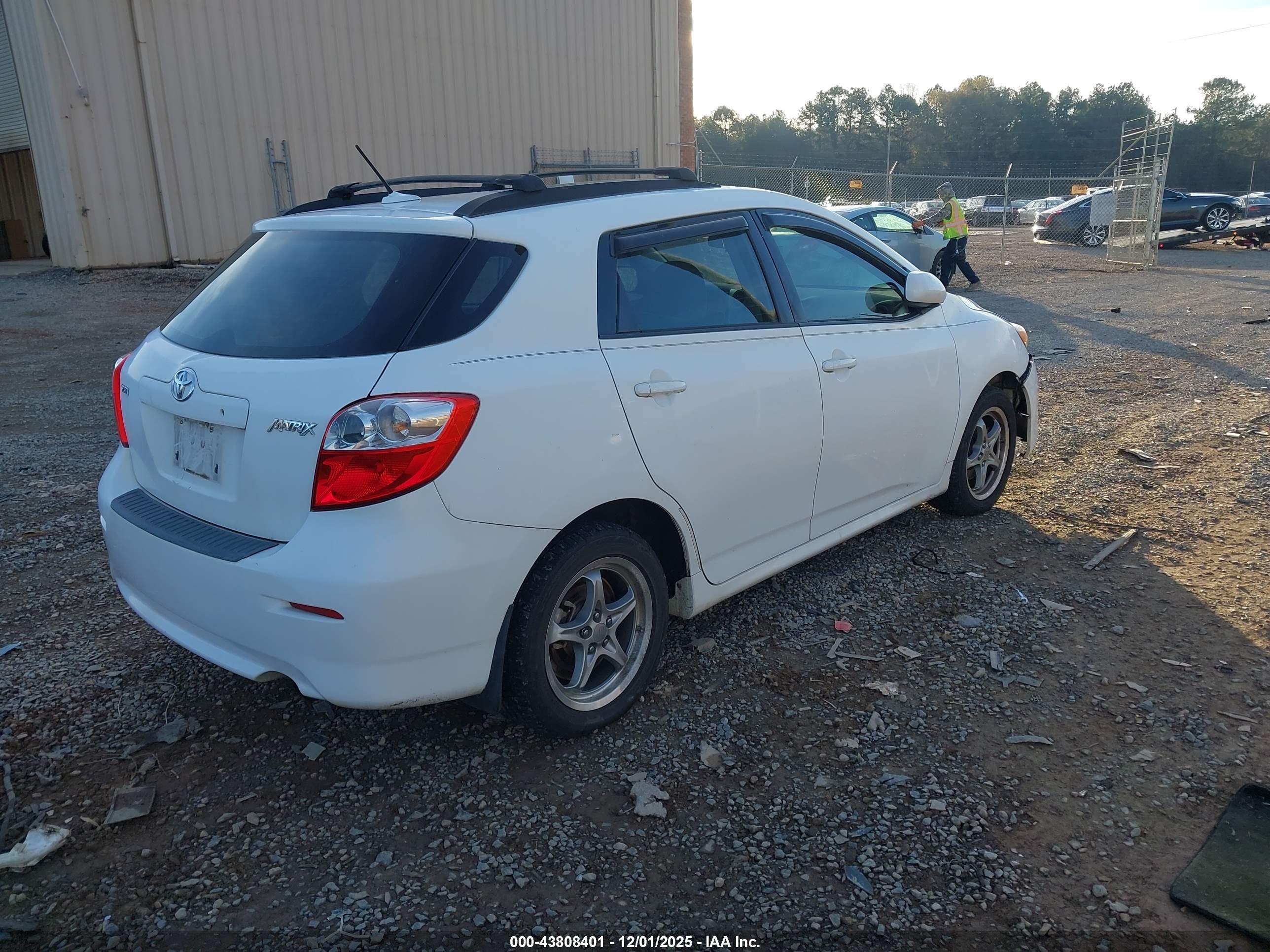 TOYOTA MATRIX image 4