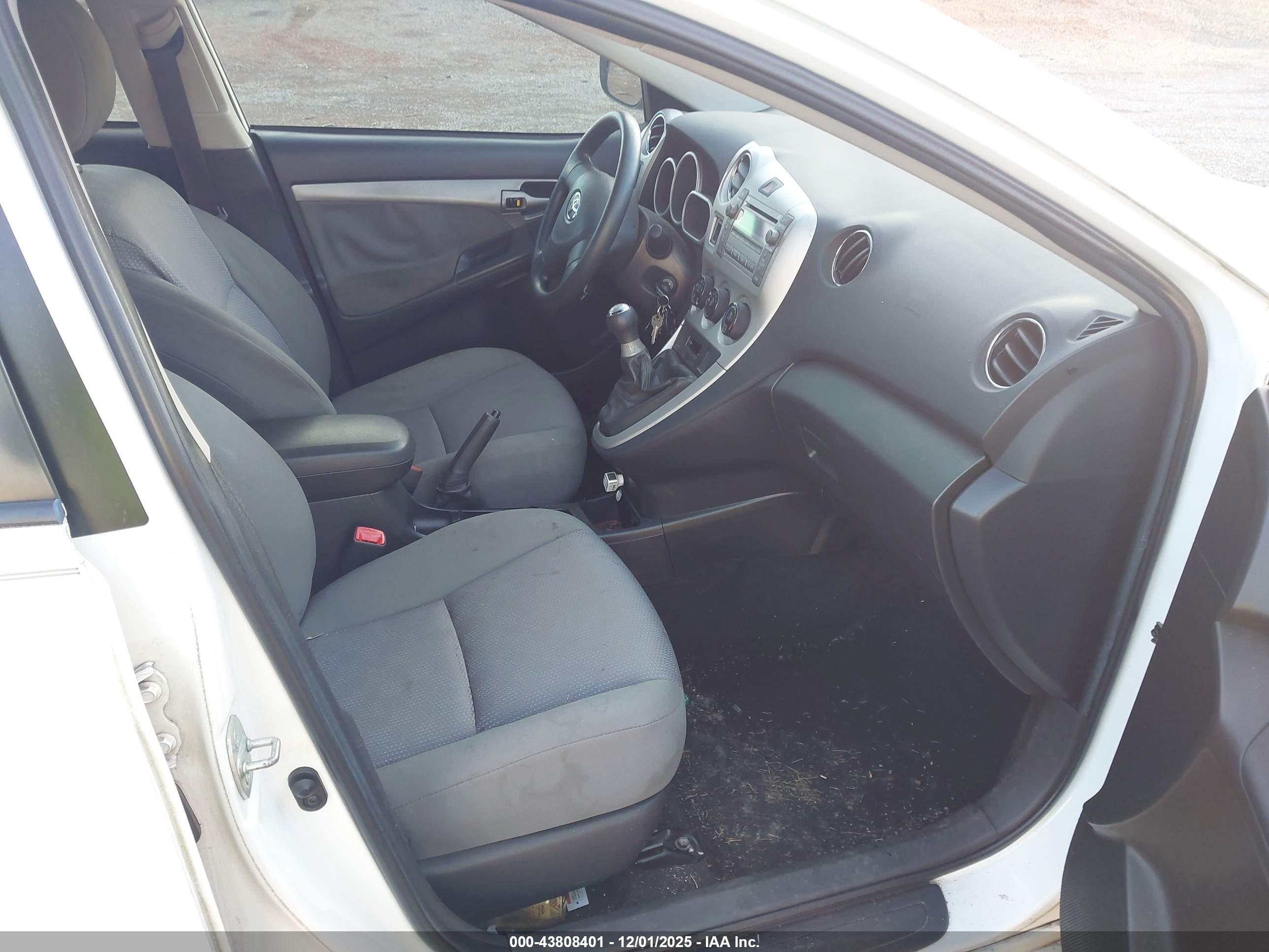 TOYOTA MATRIX image 5
