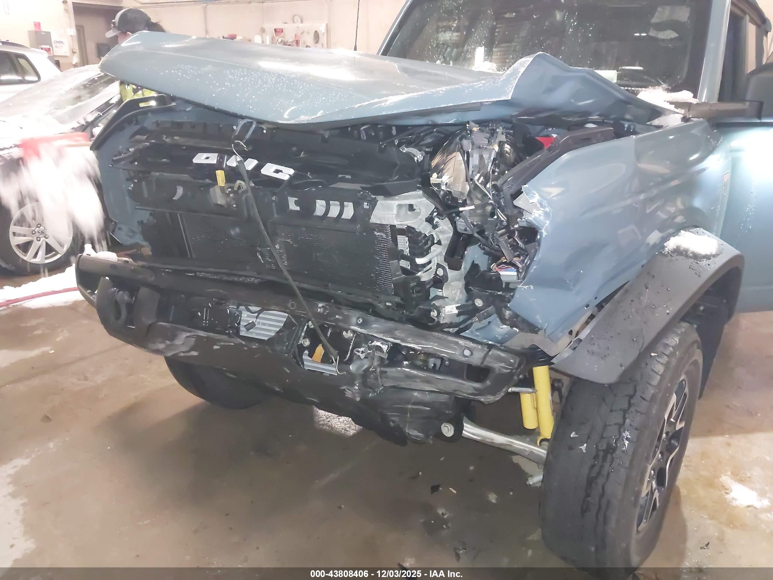 FORD BRONCO image 6