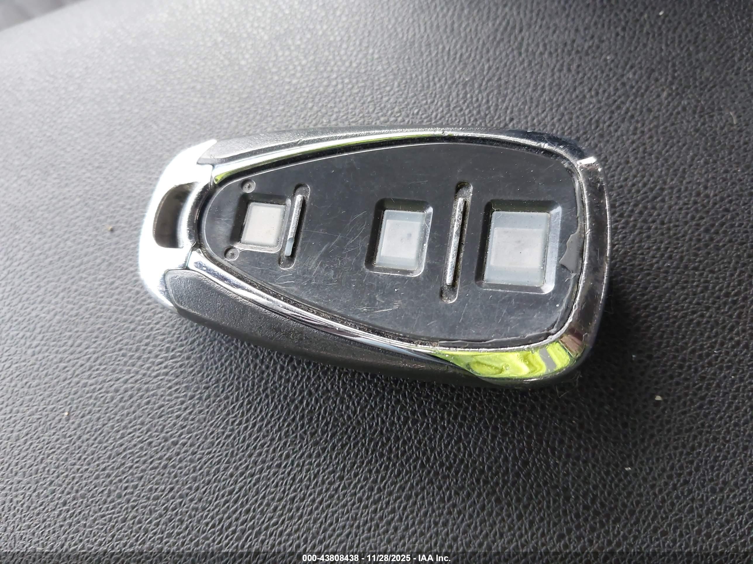 CHEVROLET EQUINOX image 11