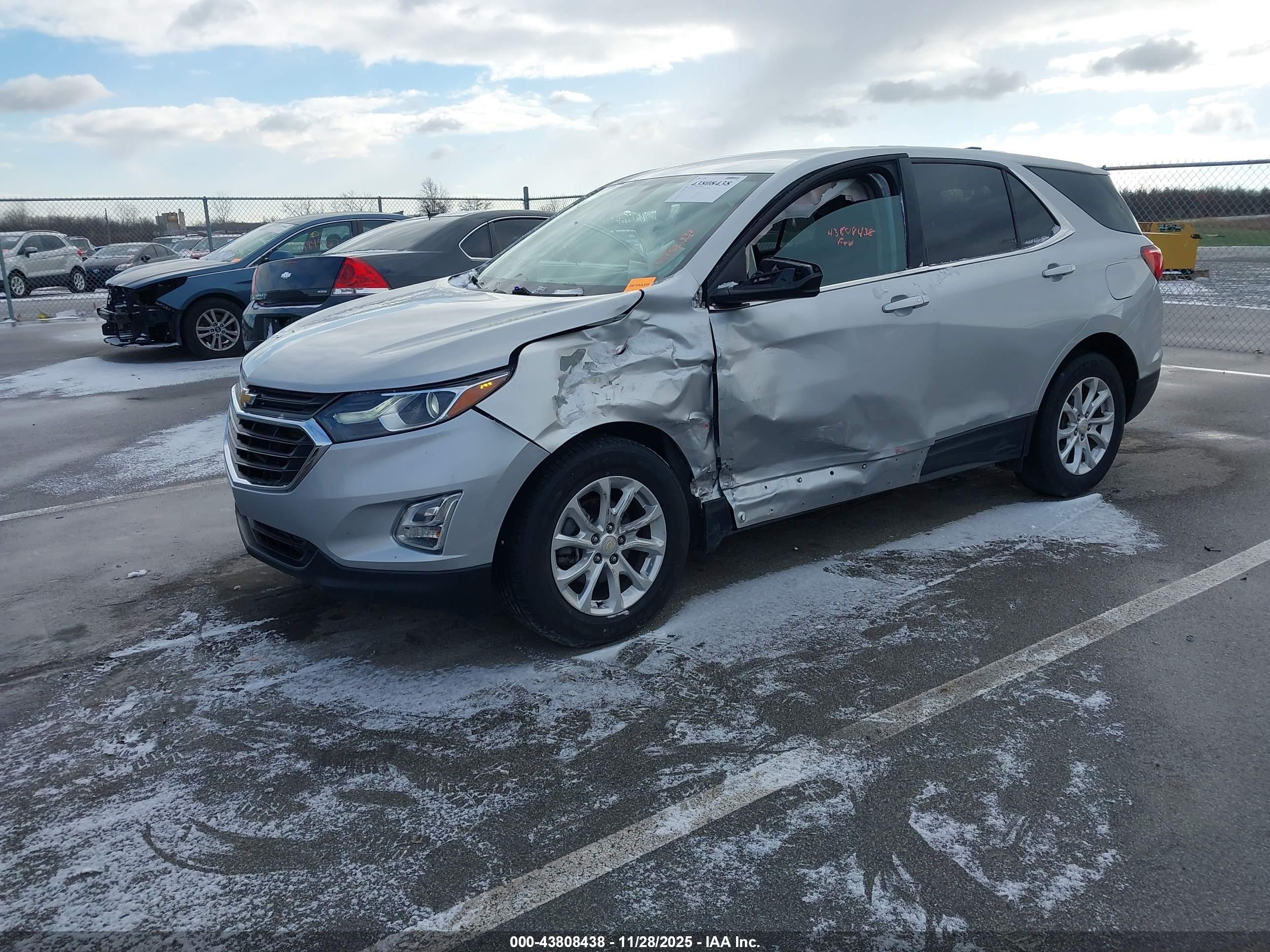 CHEVROLET EQUINOX image 2