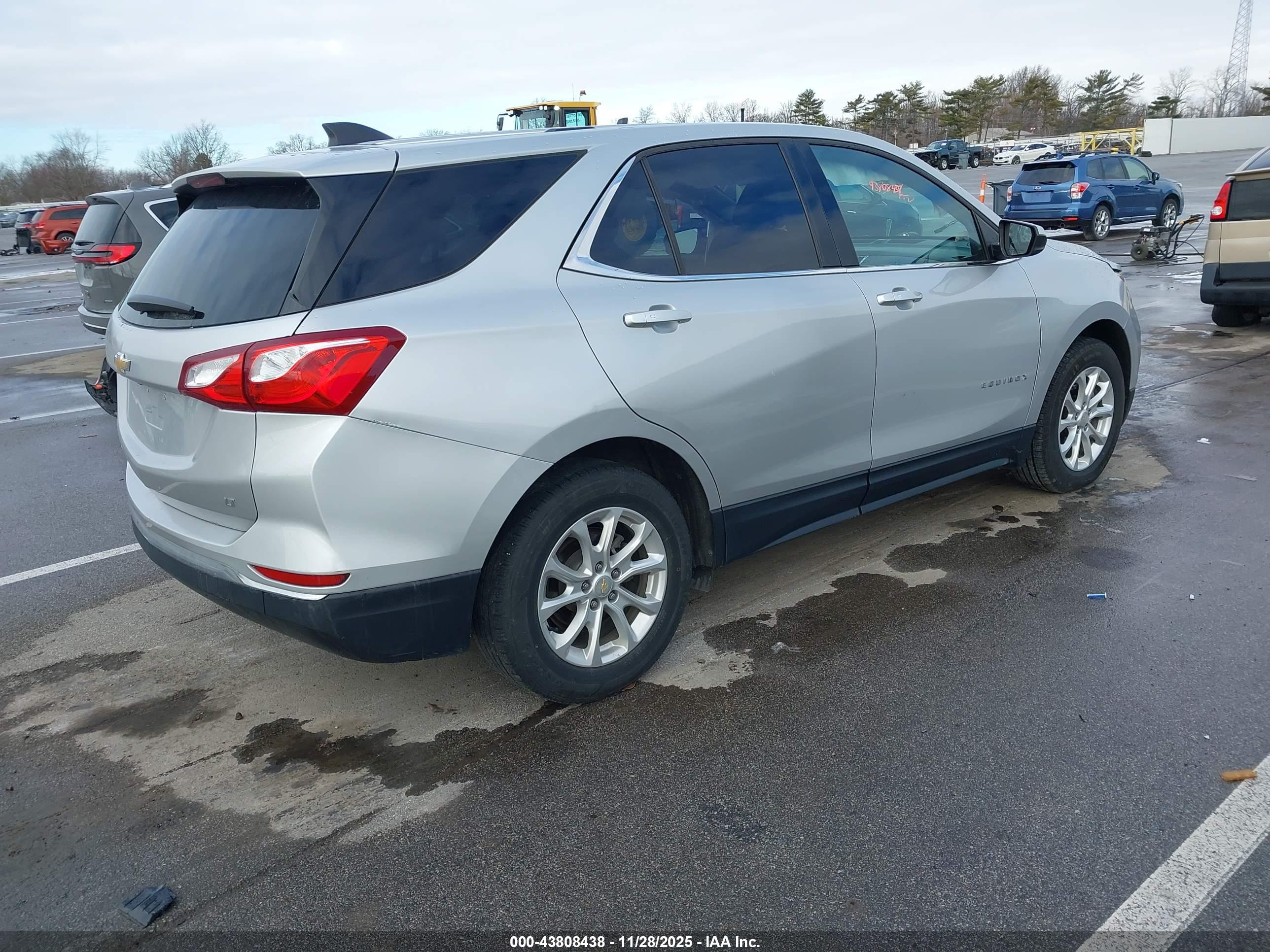 CHEVROLET EQUINOX image 4