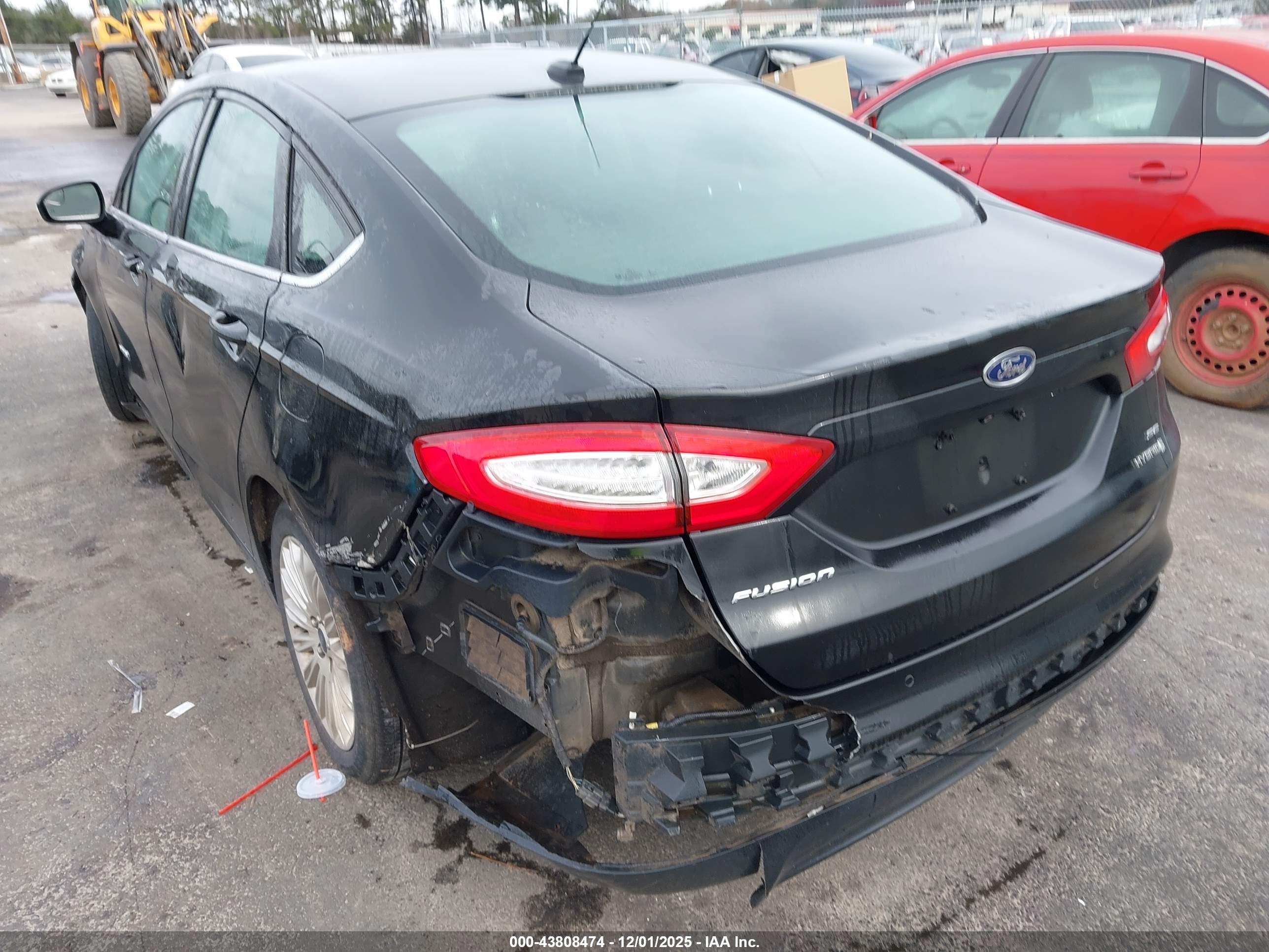 FORD FUSION image 3