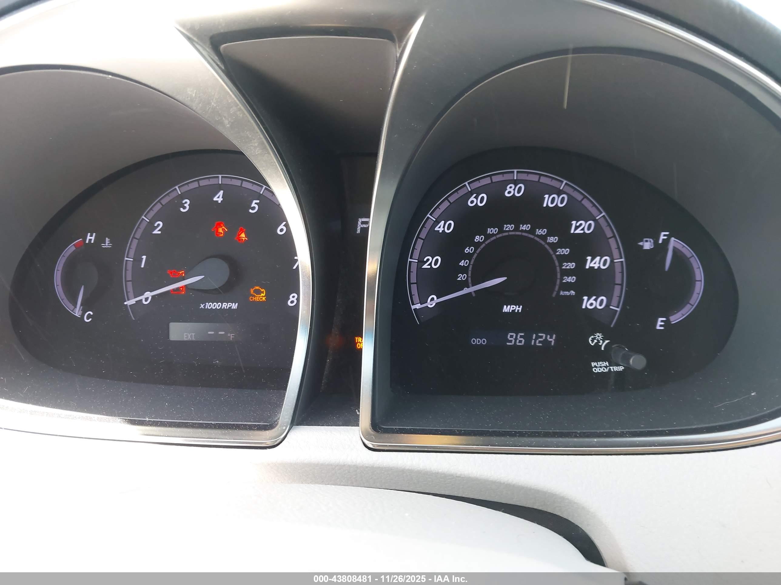 TOYOTA AVALON image 7