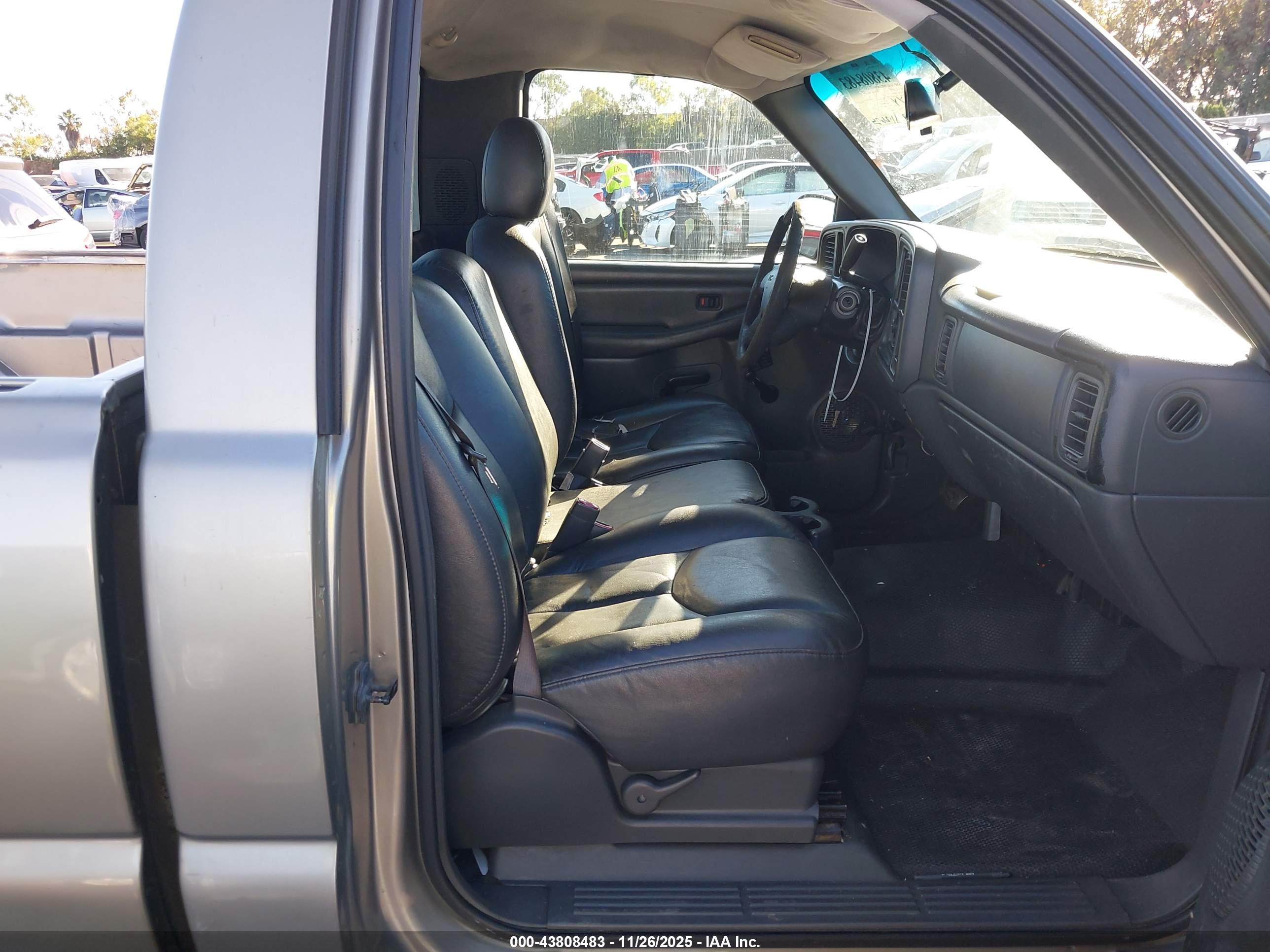 GMC SIERRA image 5