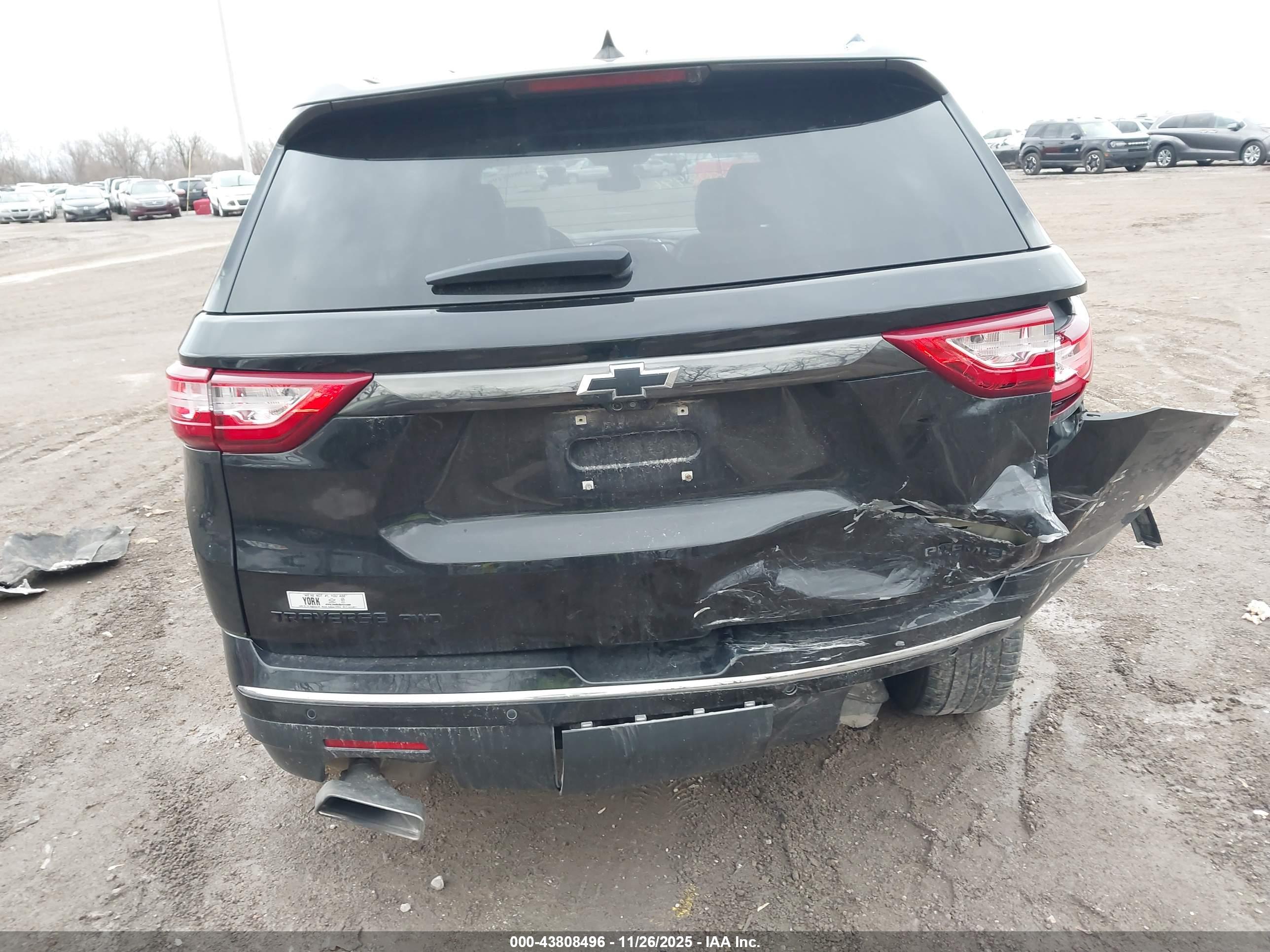 CHEVROLET TRAVERSE image 6