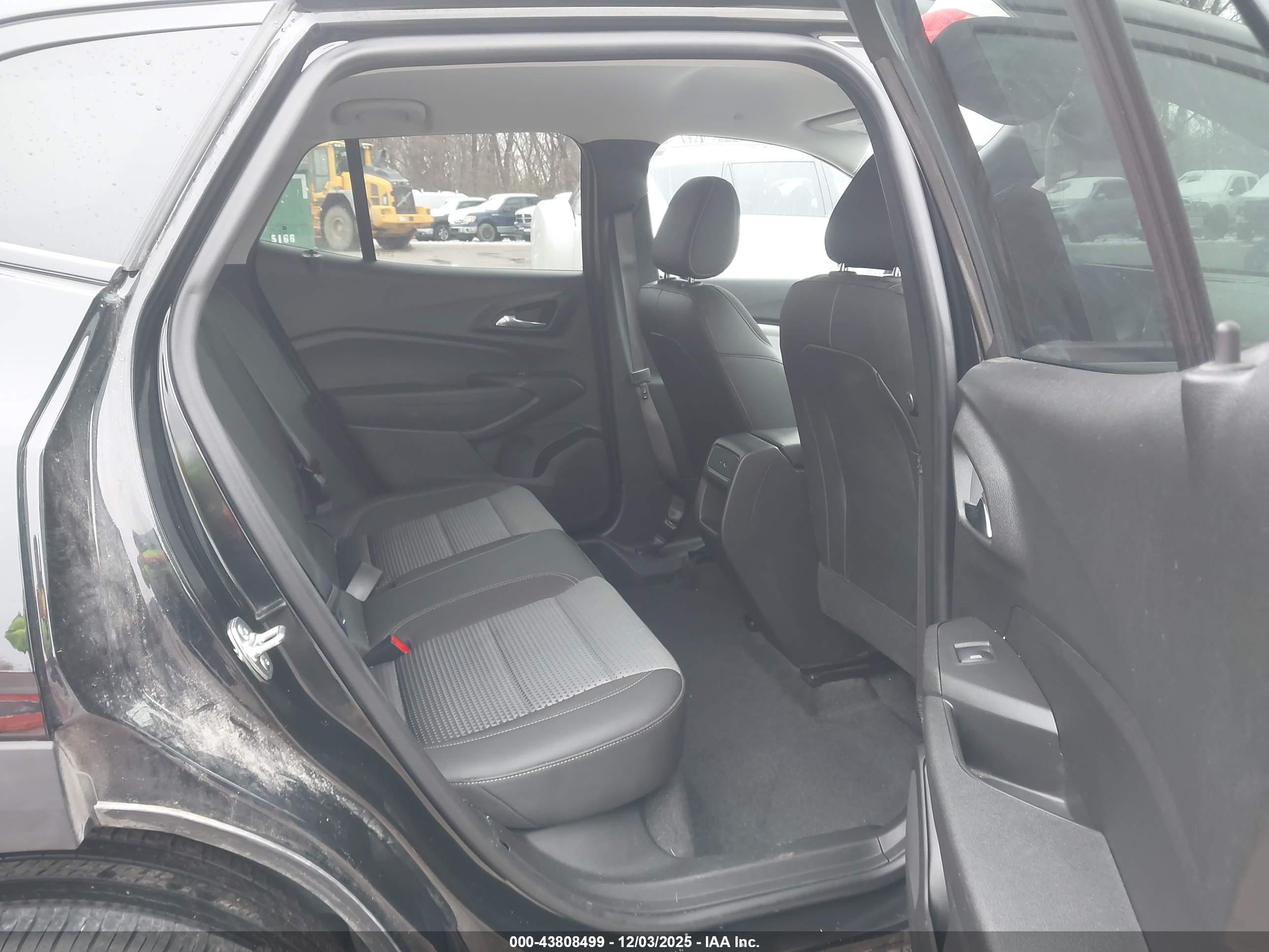 CHEVROLET TRAX image 8
