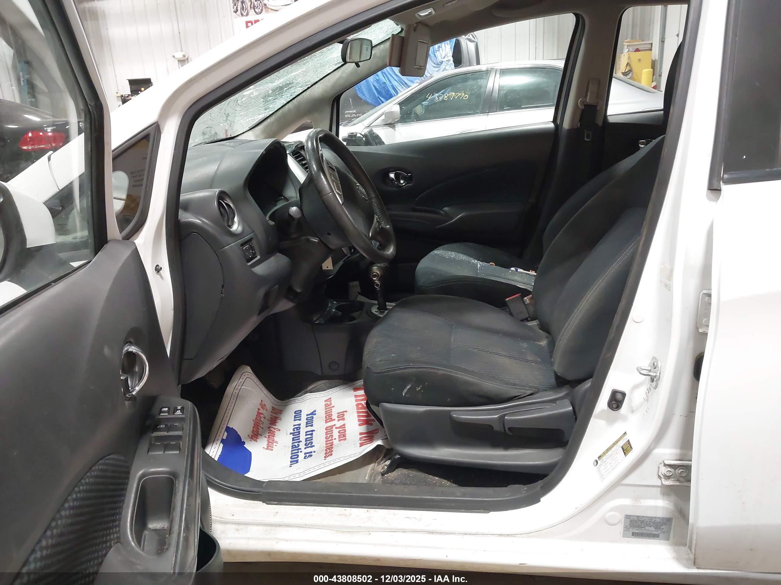 NISSAN VERSA image 5