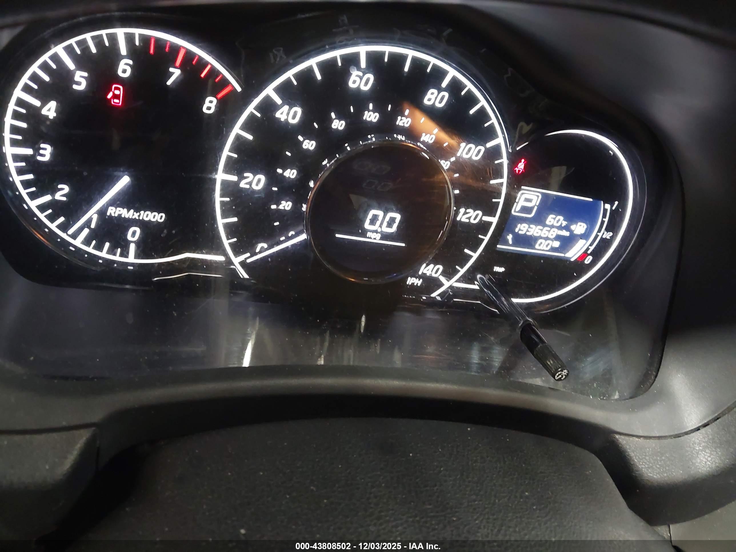 NISSAN VERSA image 7