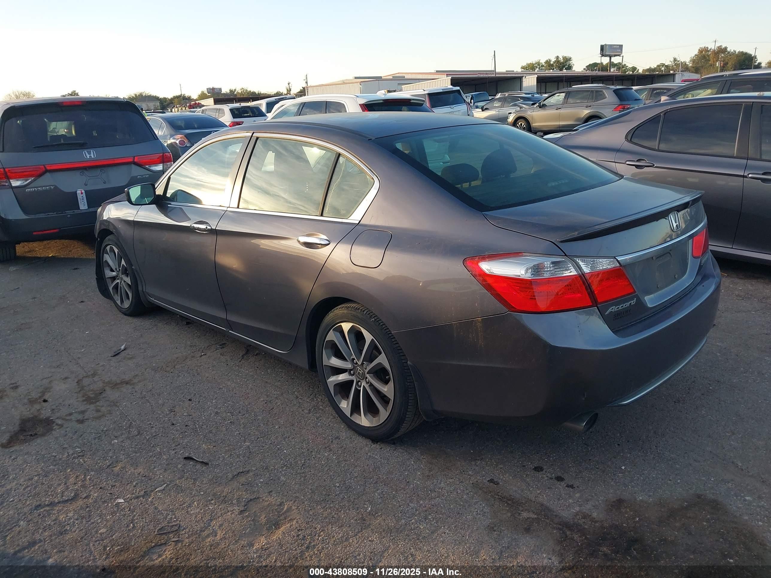 HONDA ACCORD image 3