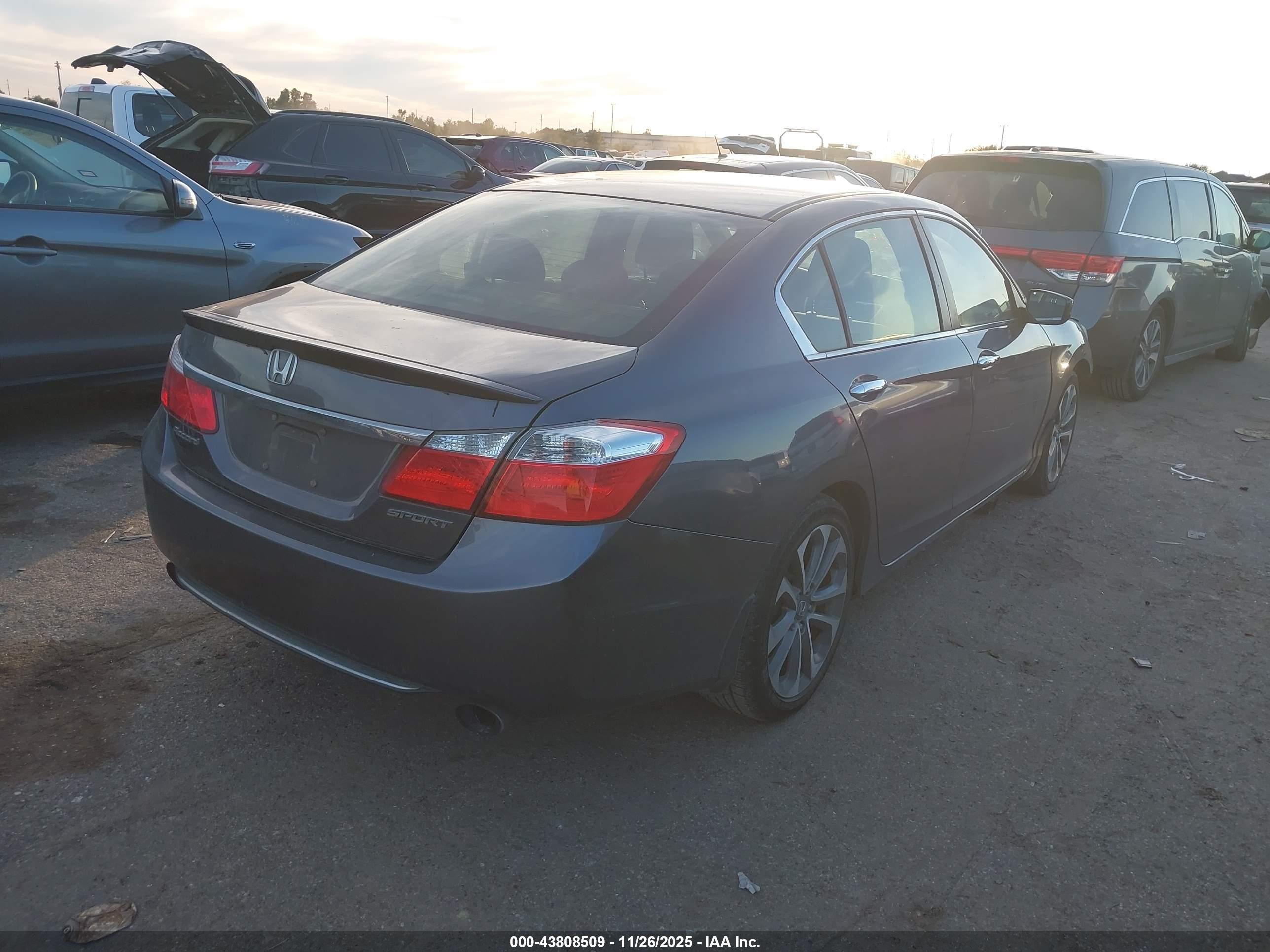 HONDA ACCORD image 4