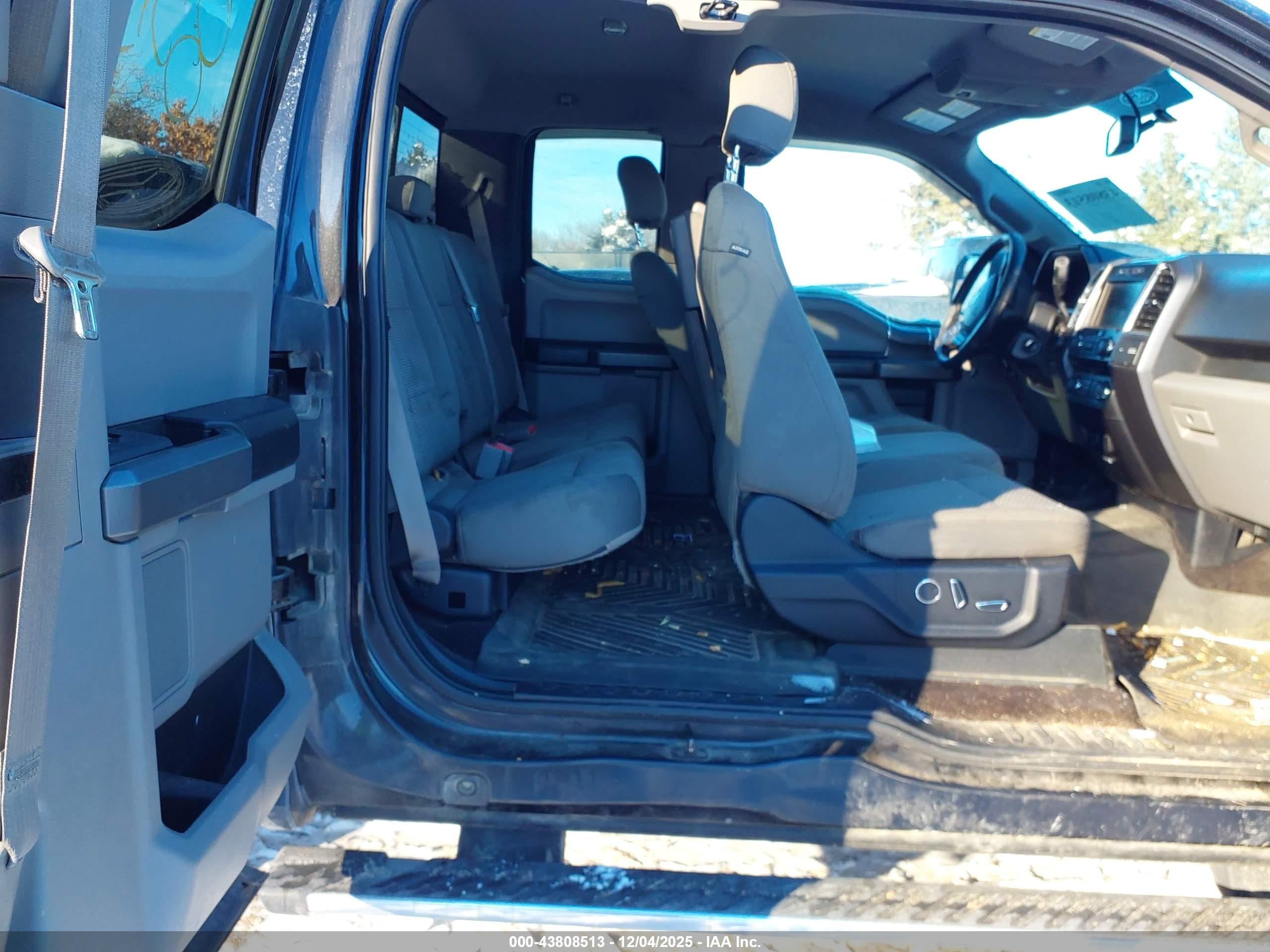 FORD F-150 image 8