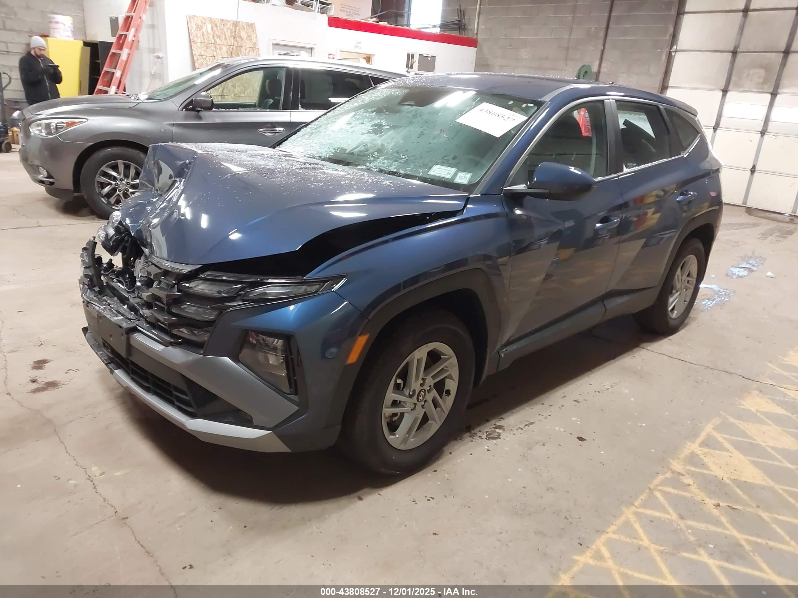 HYUNDAI TUCSON image 2