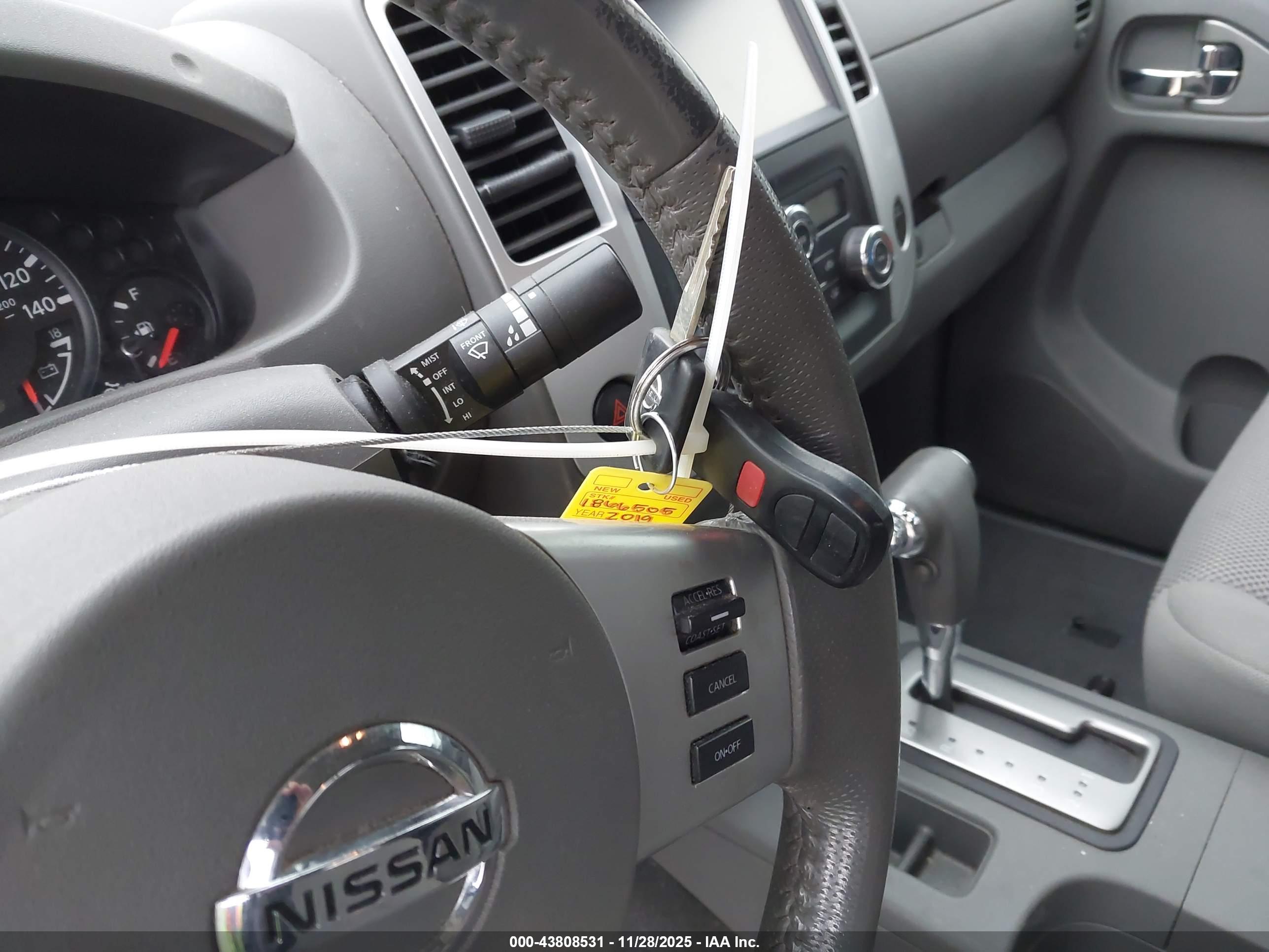 NISSAN FRONTIER image 11
