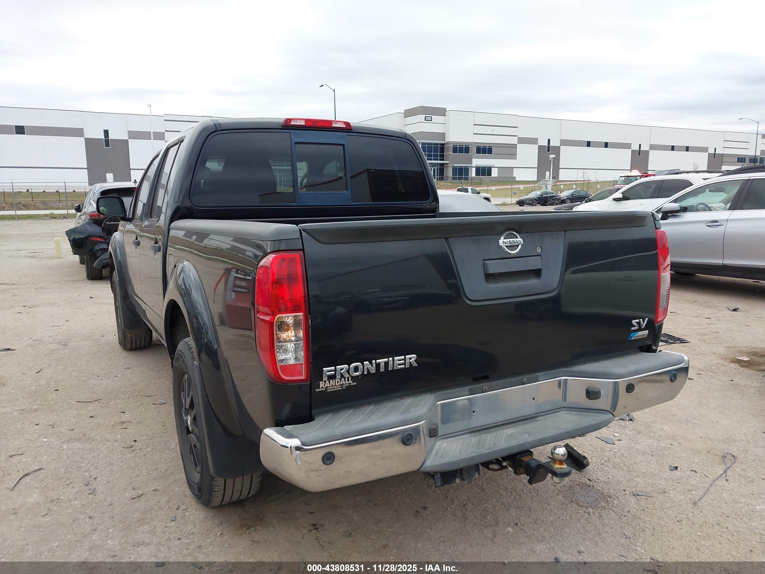 NISSAN FRONTIER image 3