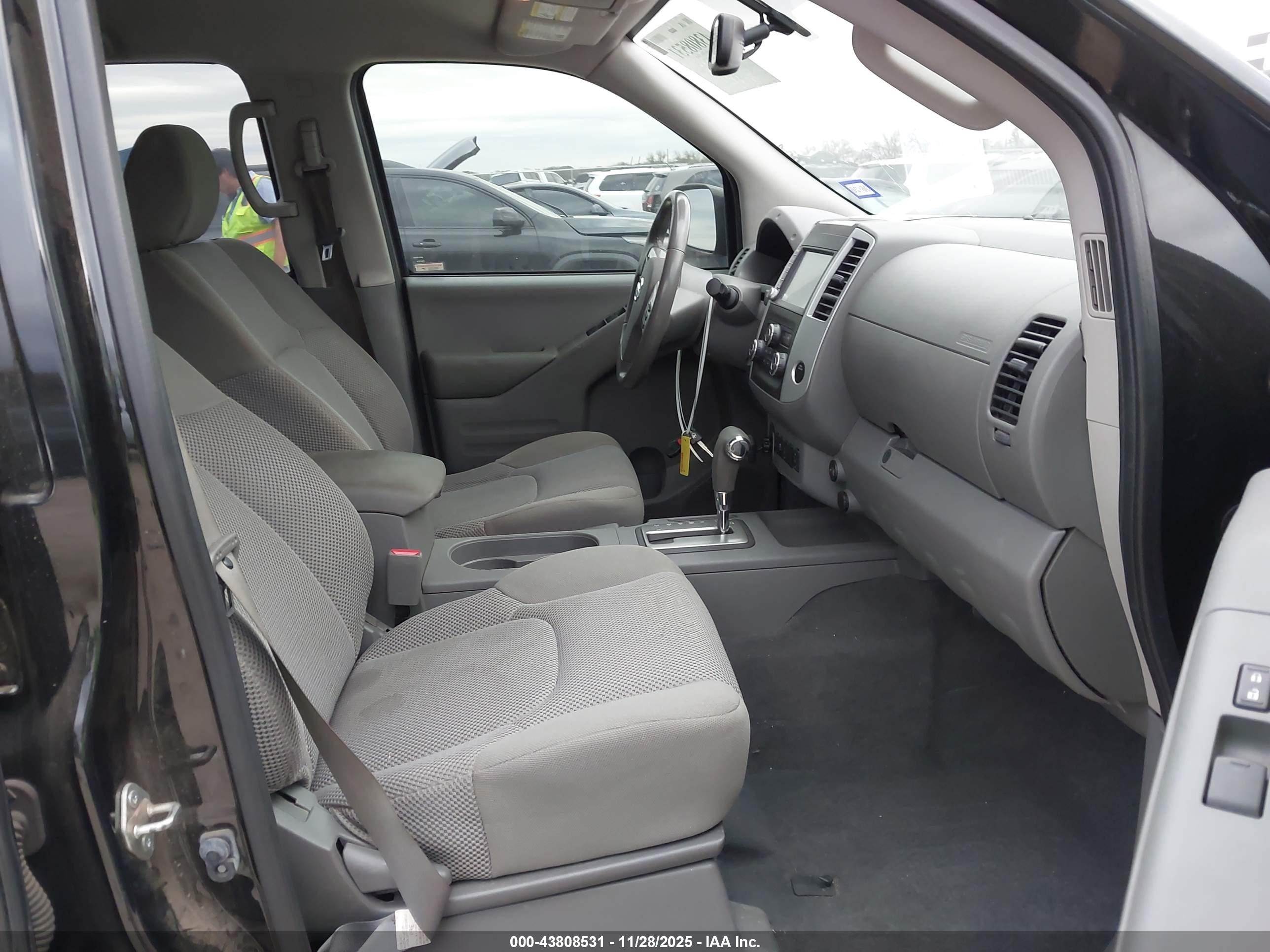 NISSAN FRONTIER image 5