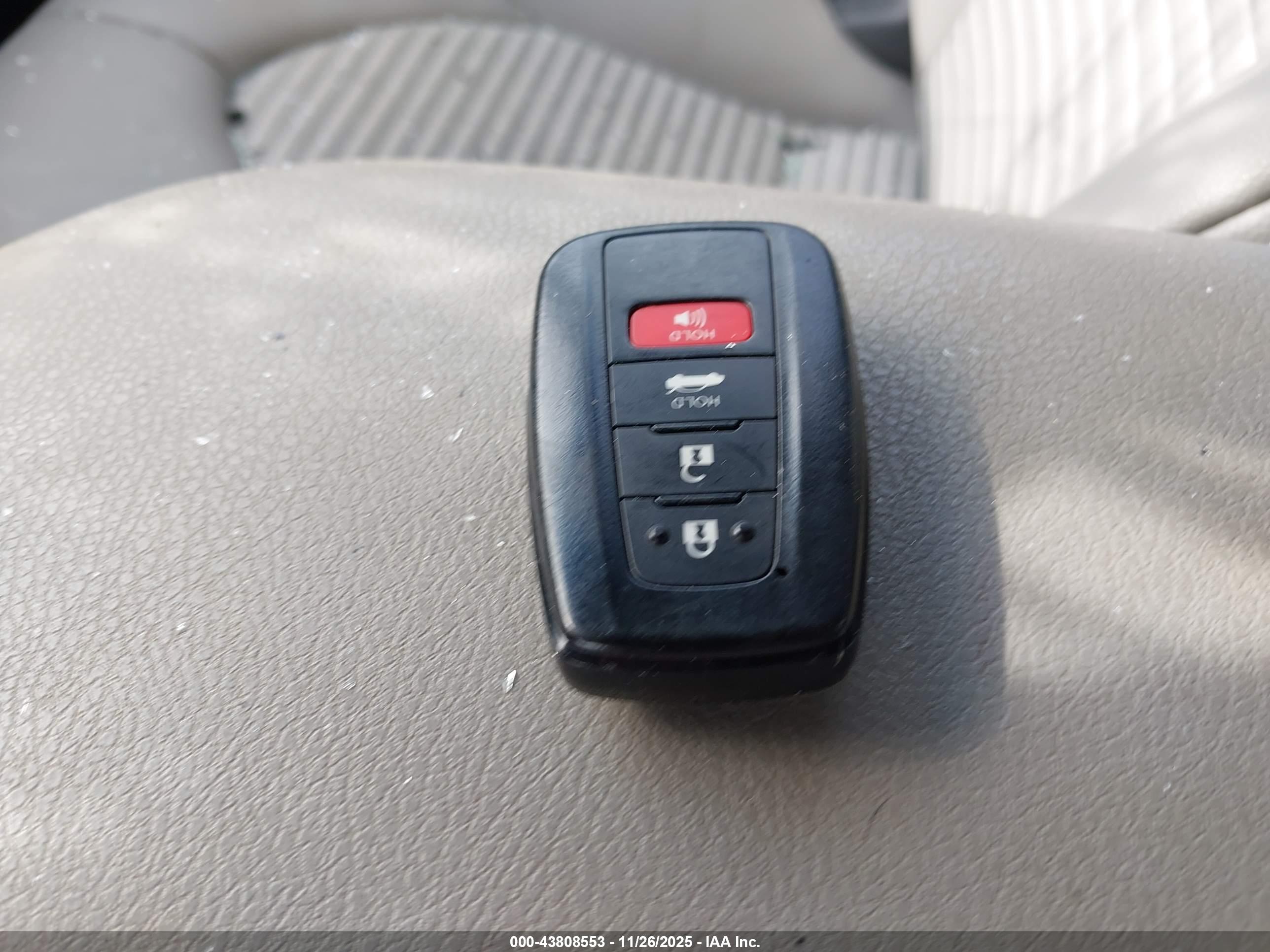 TOYOTA CAMRY image 11
