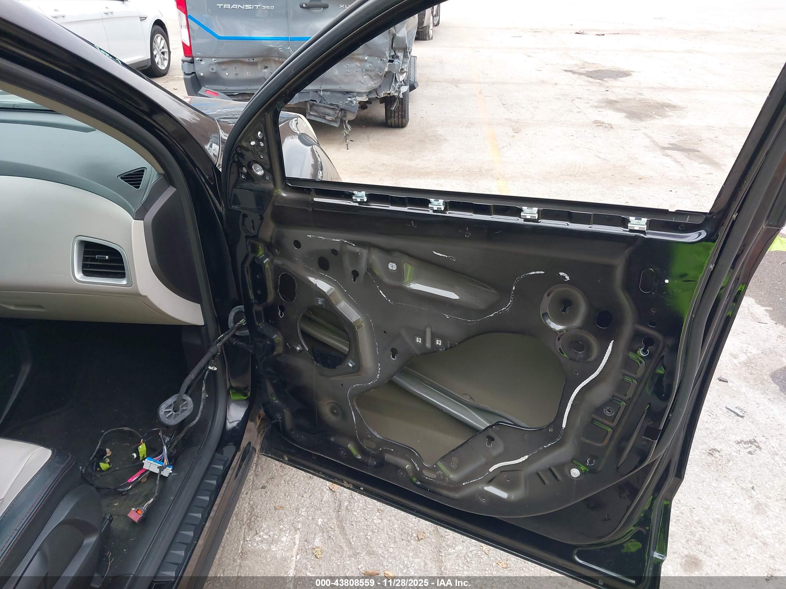 CHEVROLET EQUINOX image 6