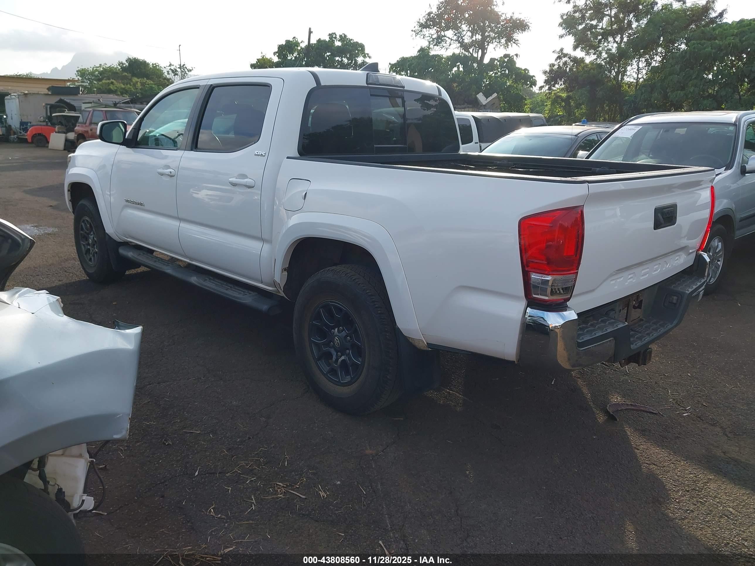 TOYOTA TACOMA image 3