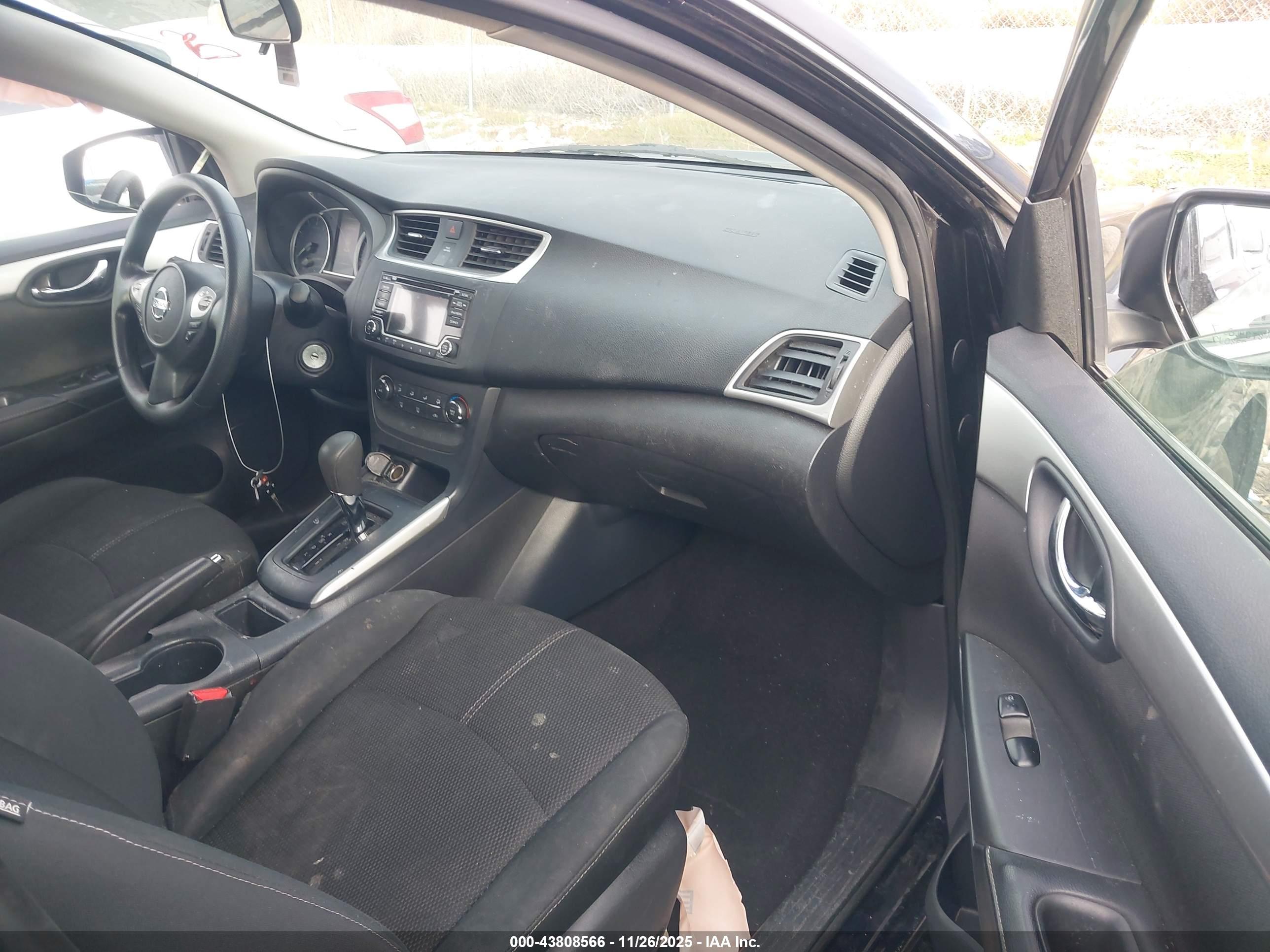 NISSAN SENTRA image 5