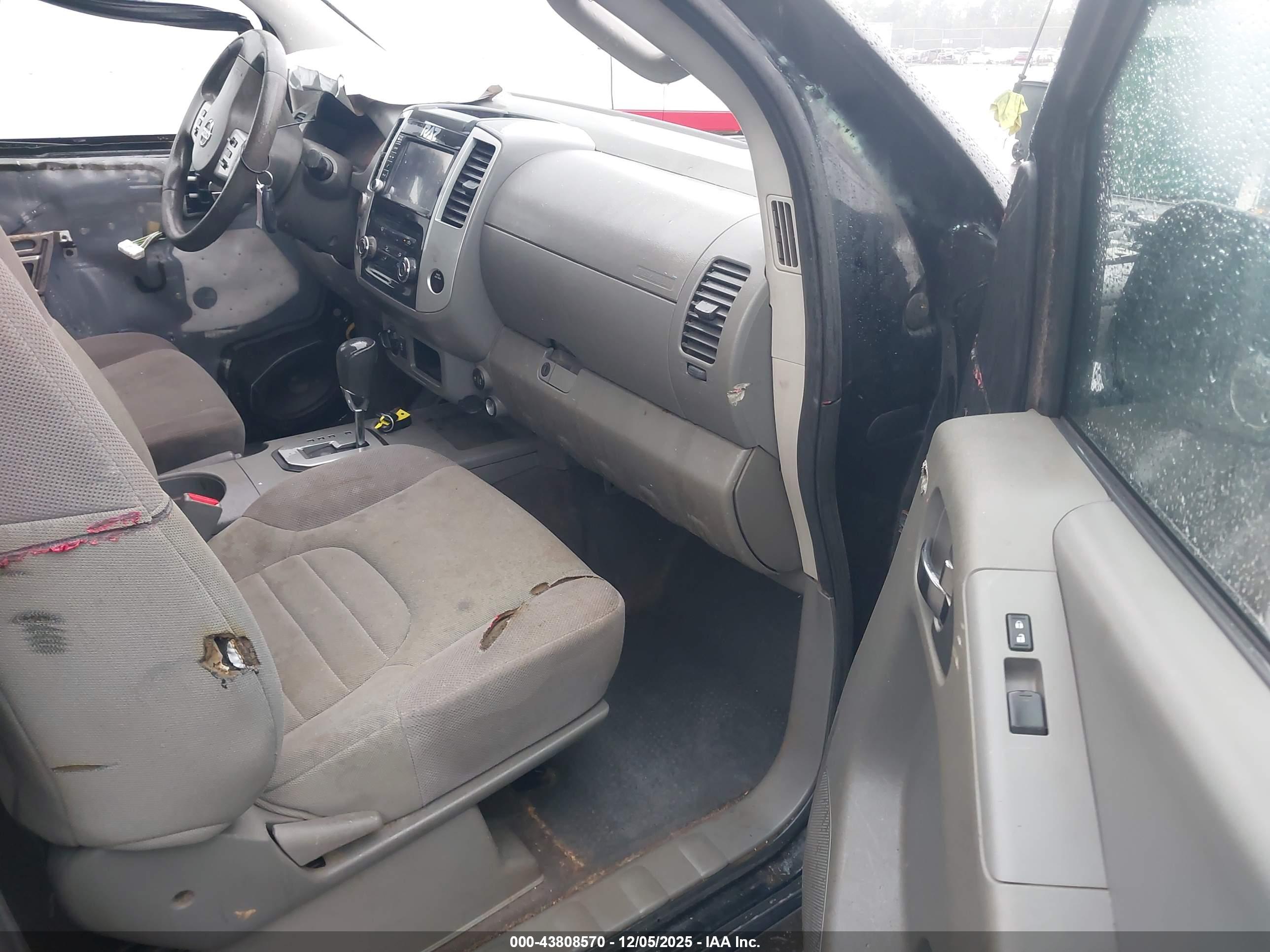 NISSAN FRONTIER image 5