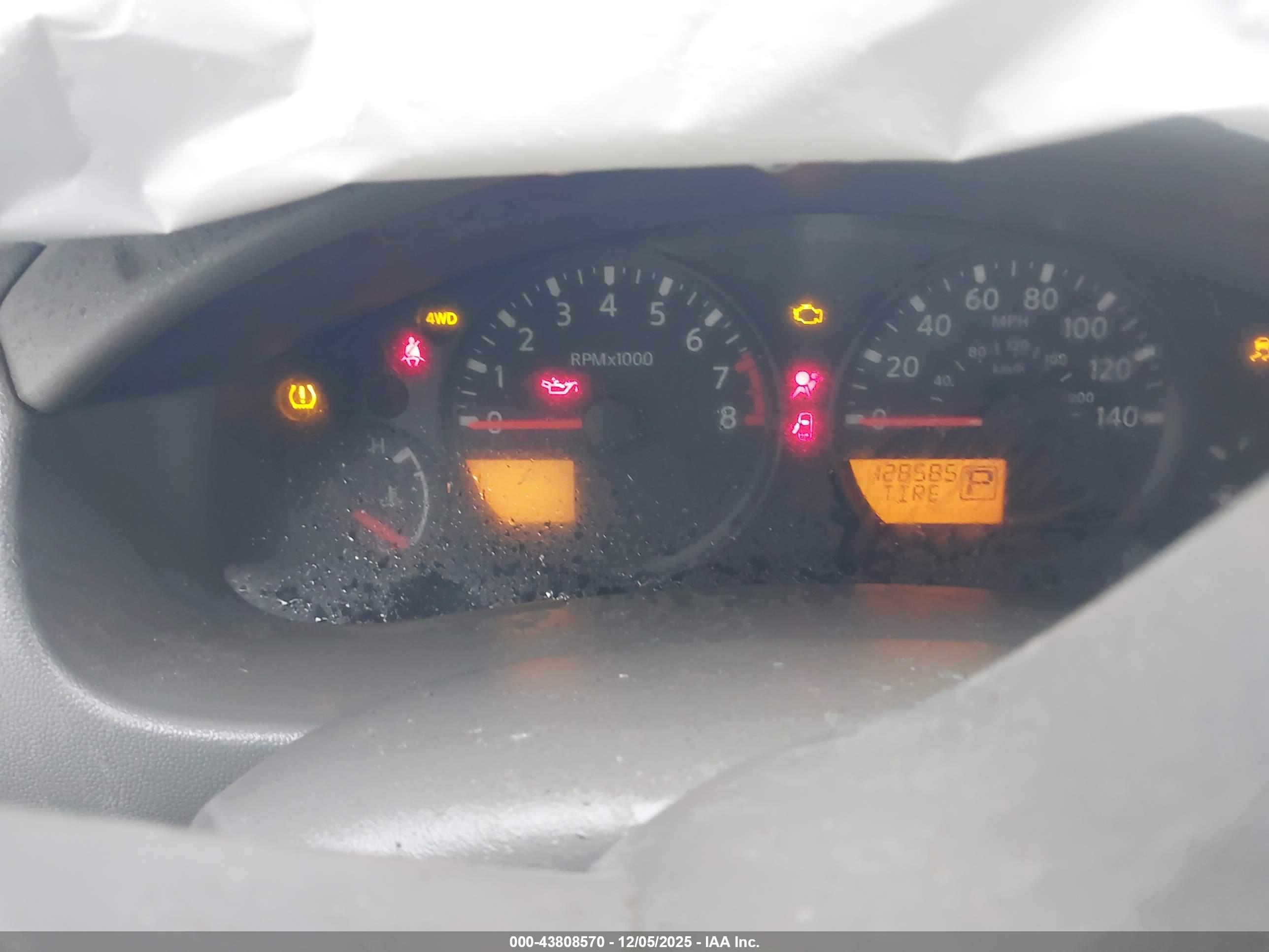 NISSAN FRONTIER image 7