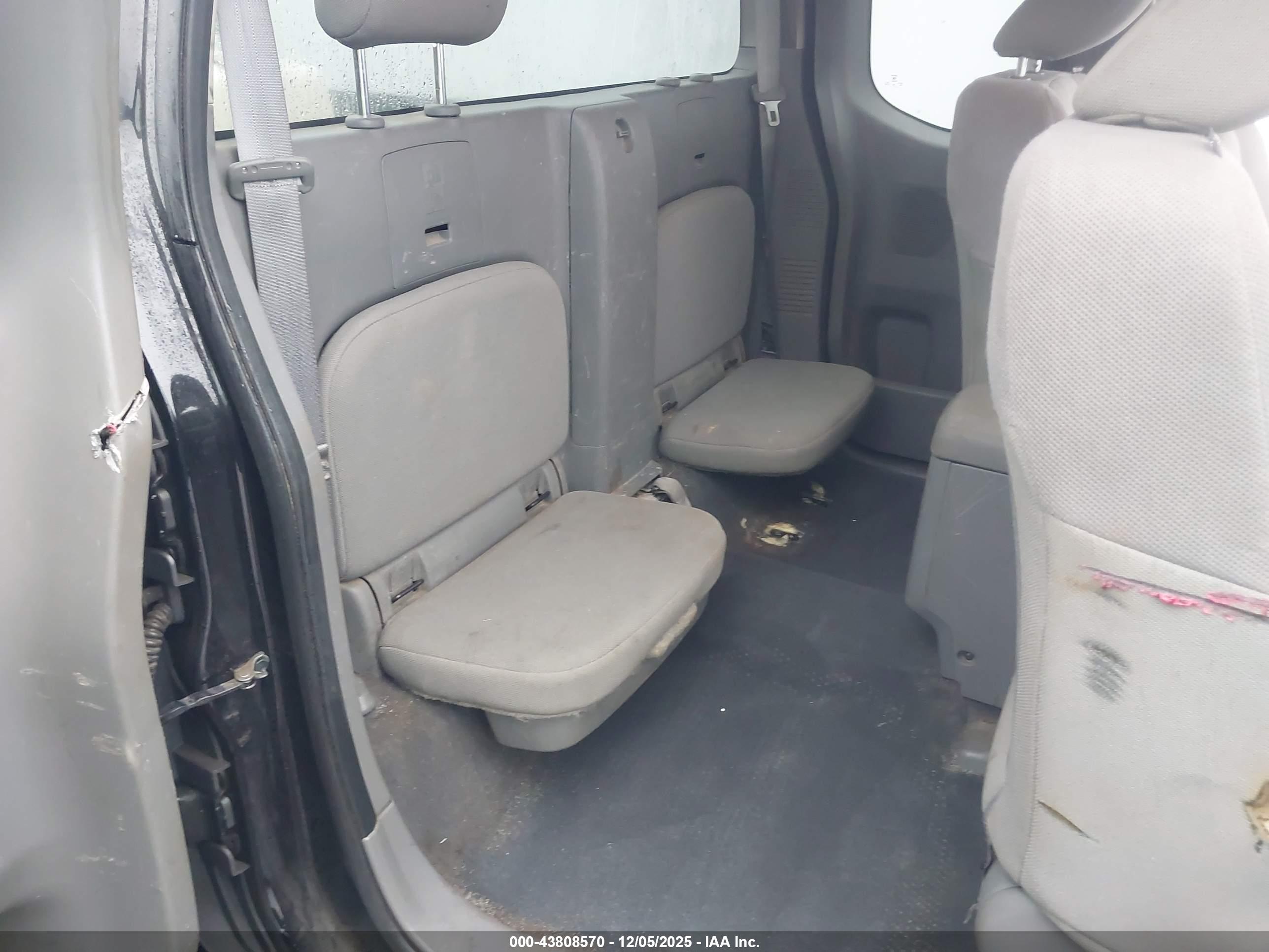 NISSAN FRONTIER image 8