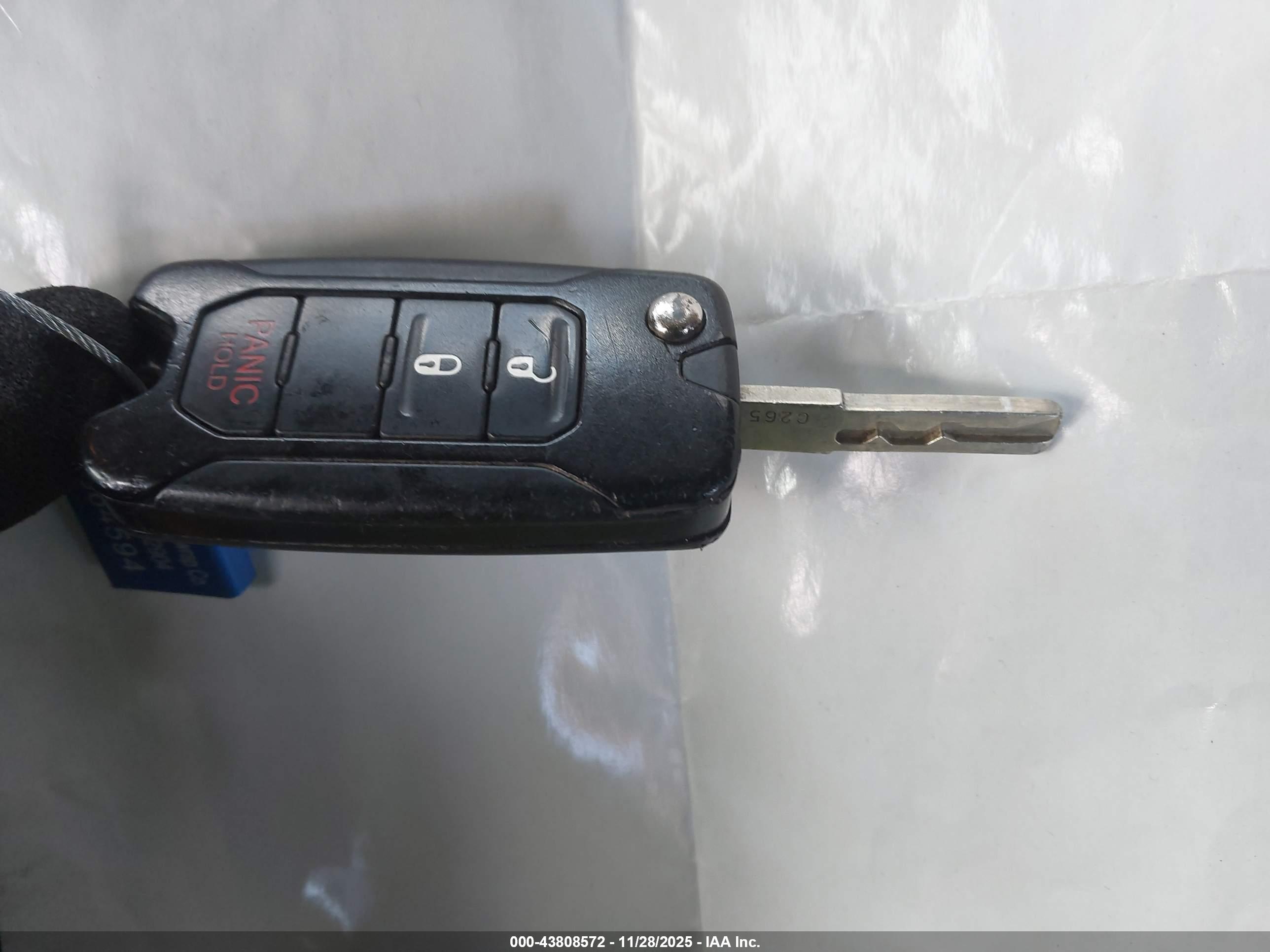 JEEP RENEGADE image 11