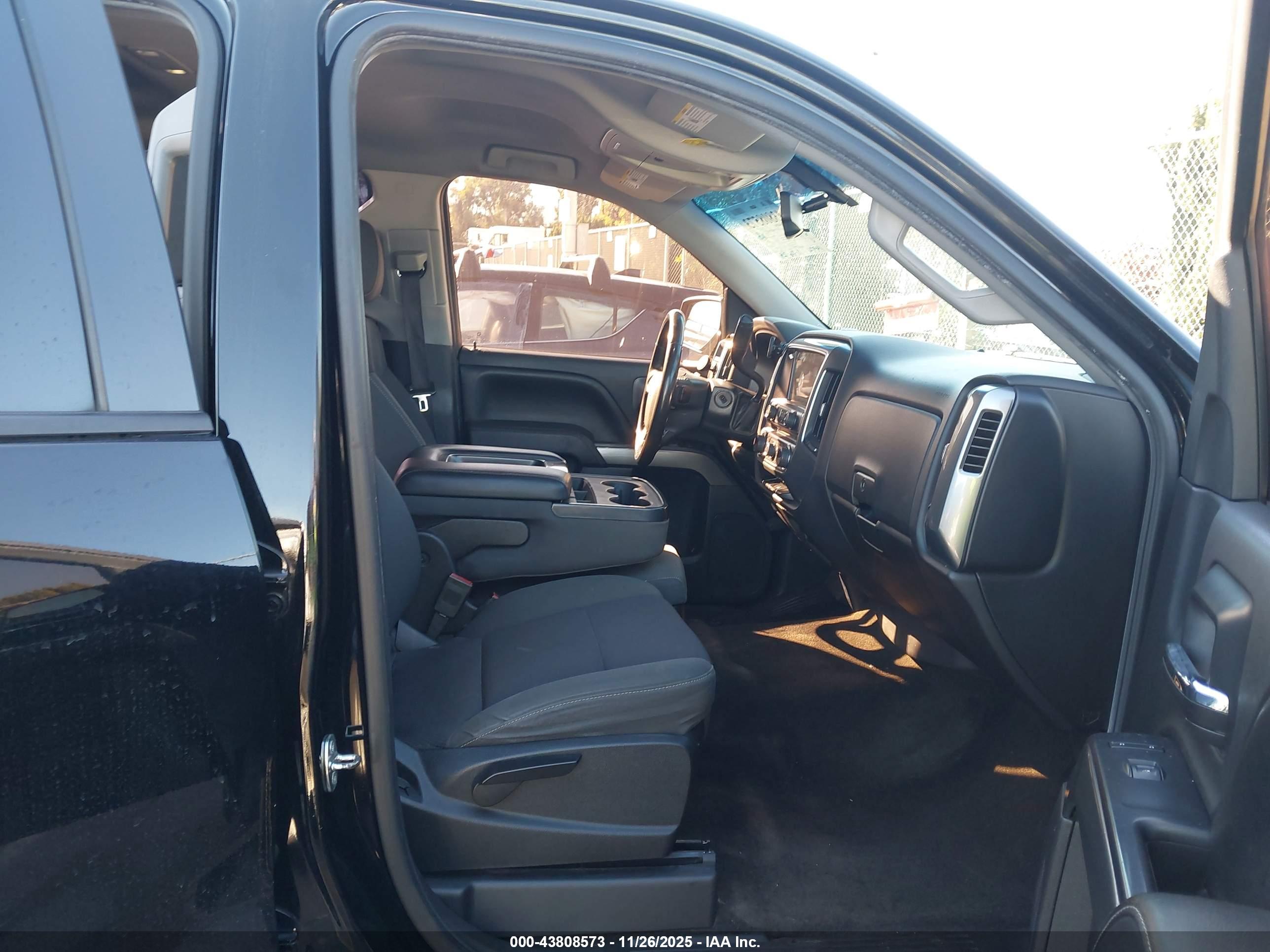 CHEVROLET SILVERADO image 5