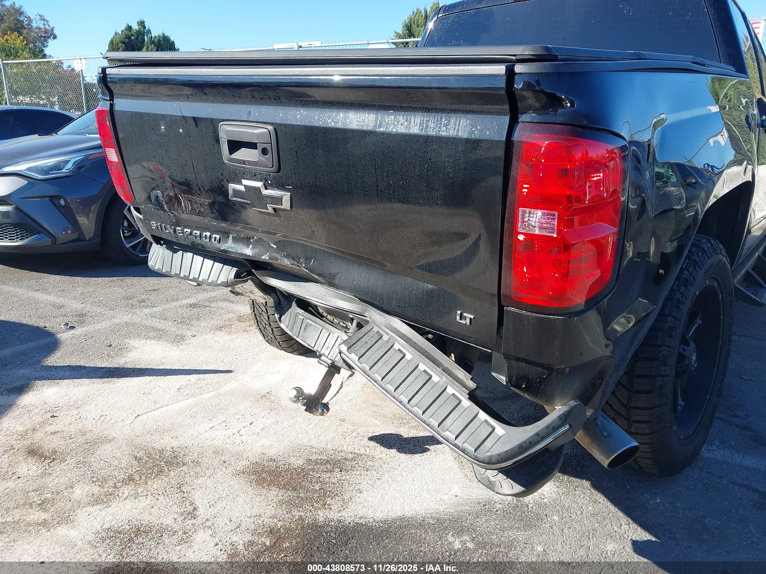 CHEVROLET SILVERADO image 6