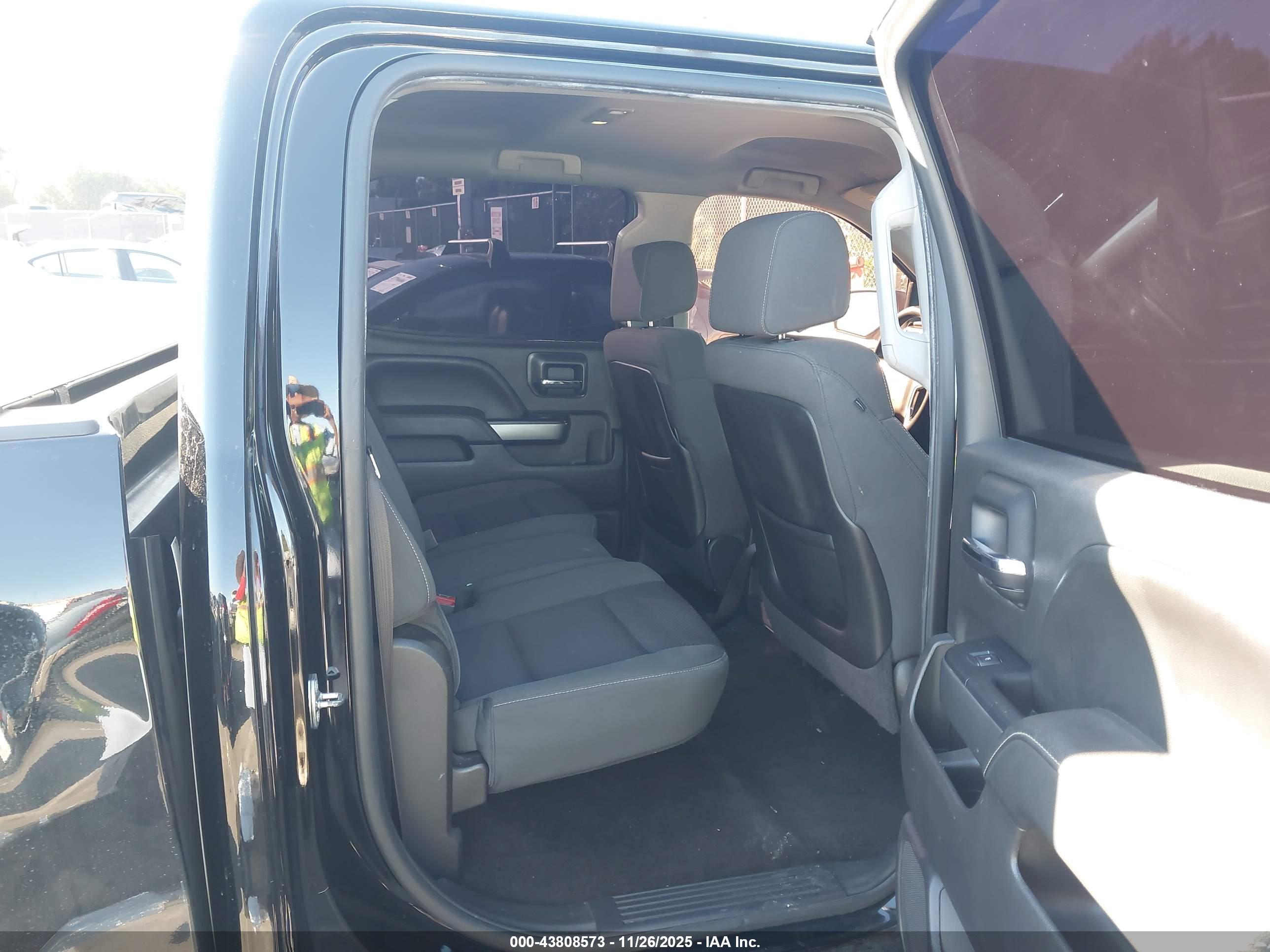 CHEVROLET SILVERADO image 8