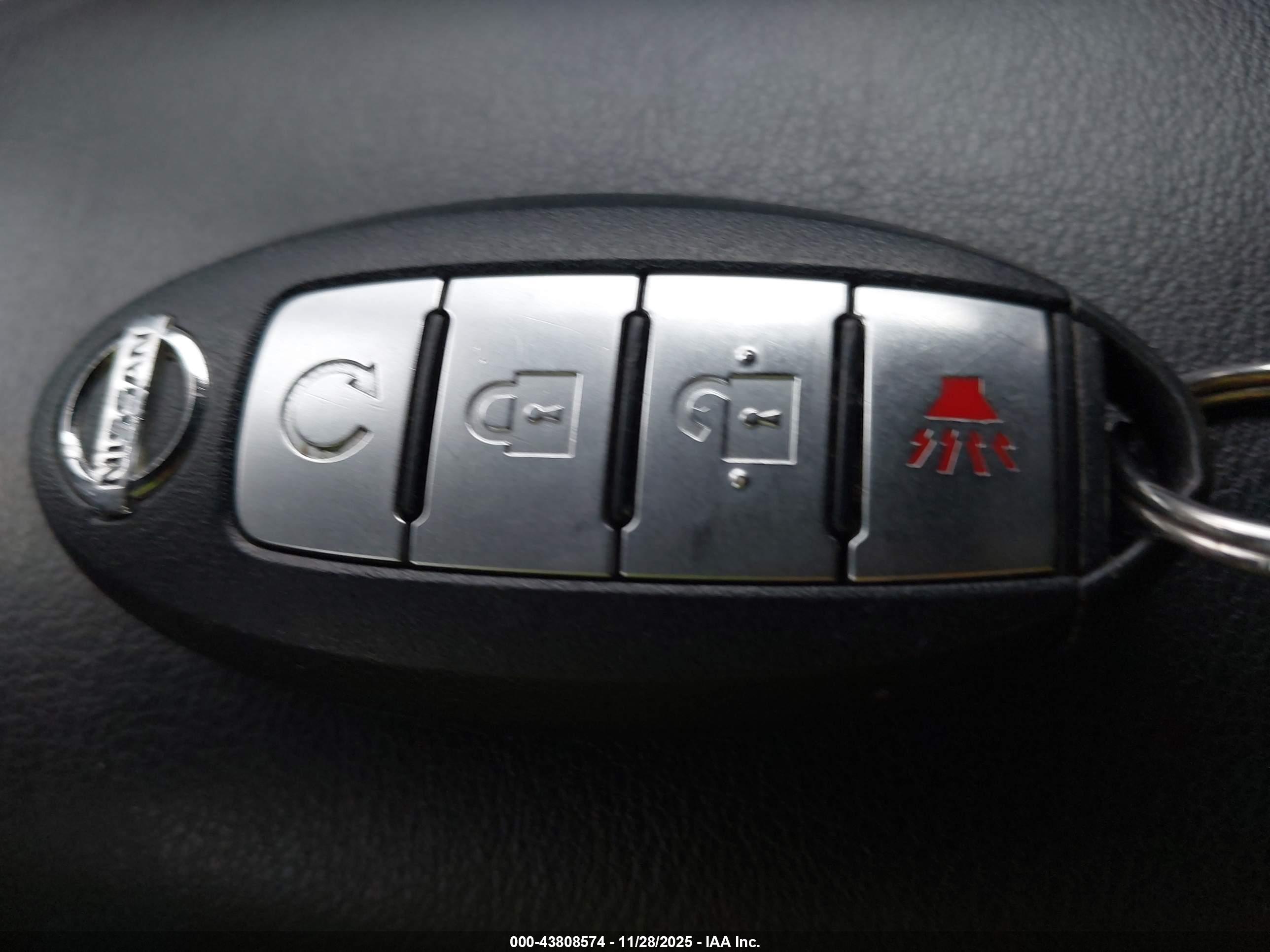NISSAN MURANO image 11