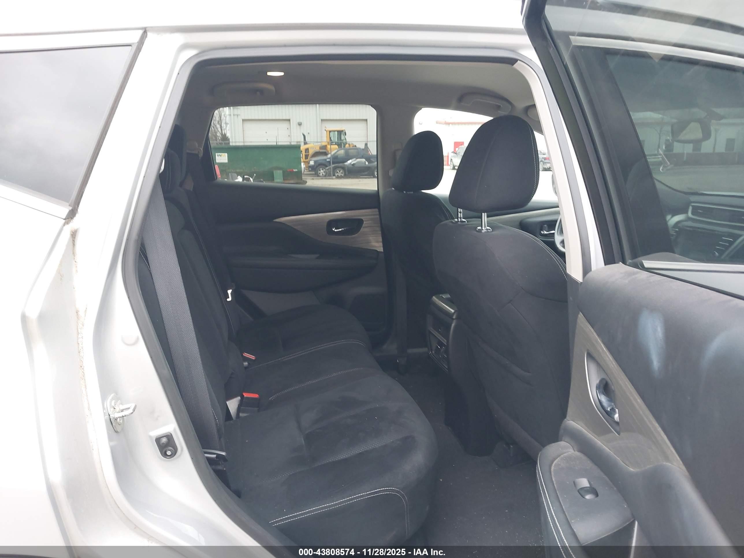 NISSAN MURANO image 8