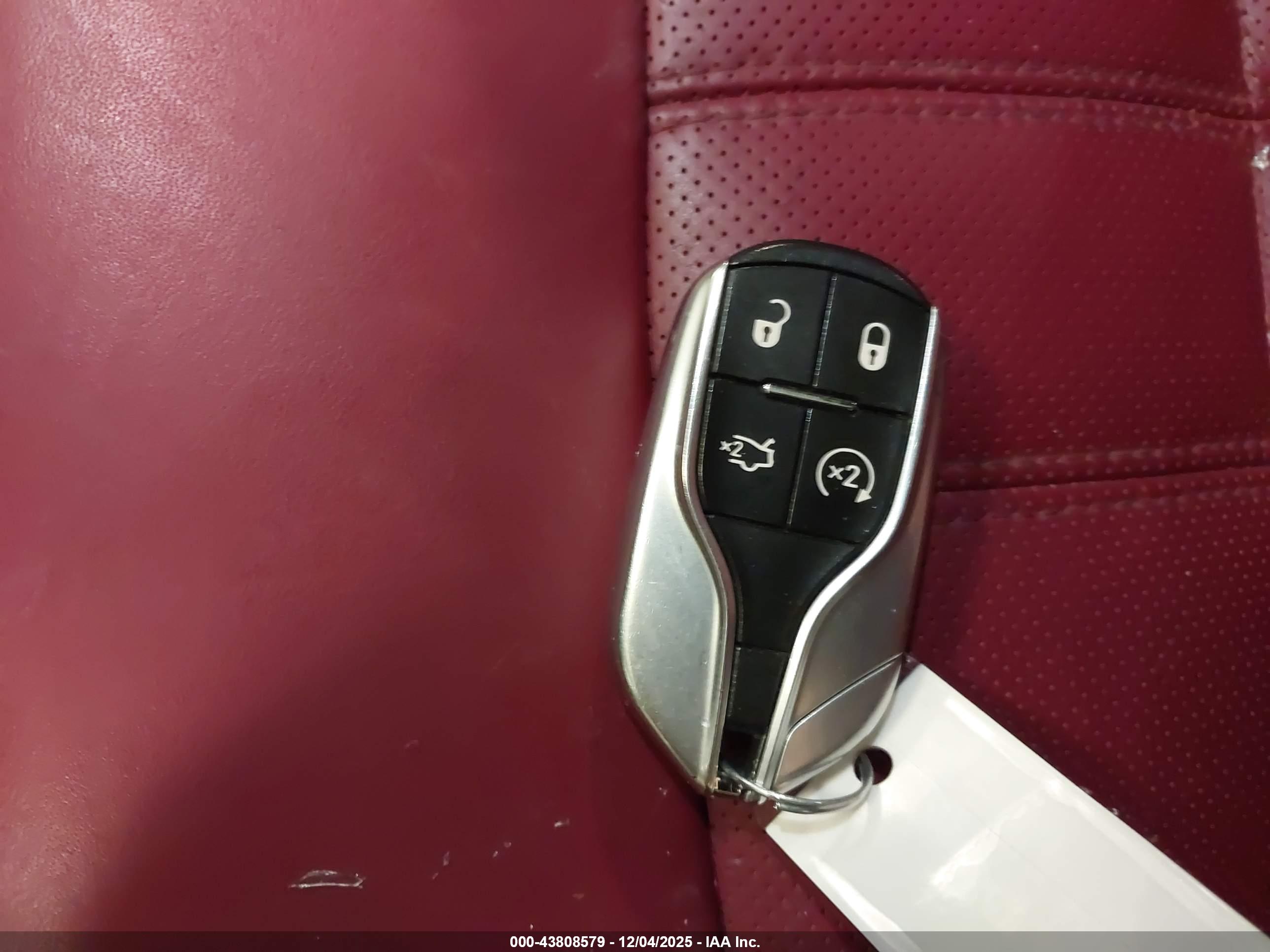 MASERATI LEVANTE image 11