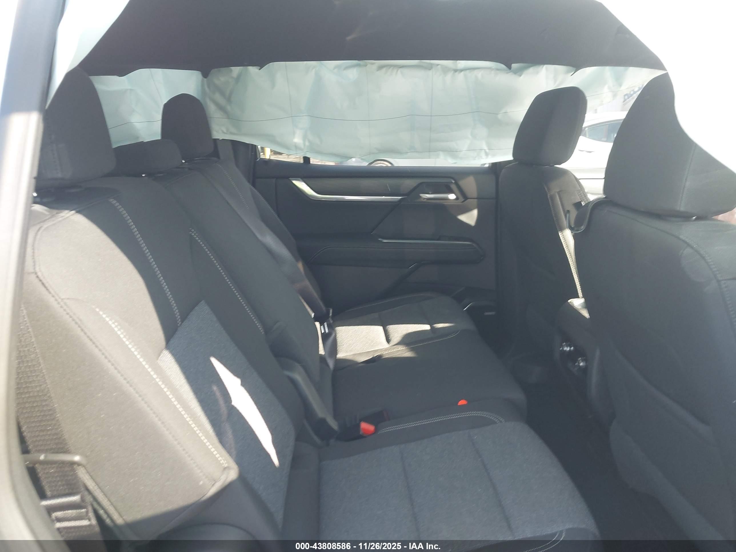 GMC ACADIA image 8