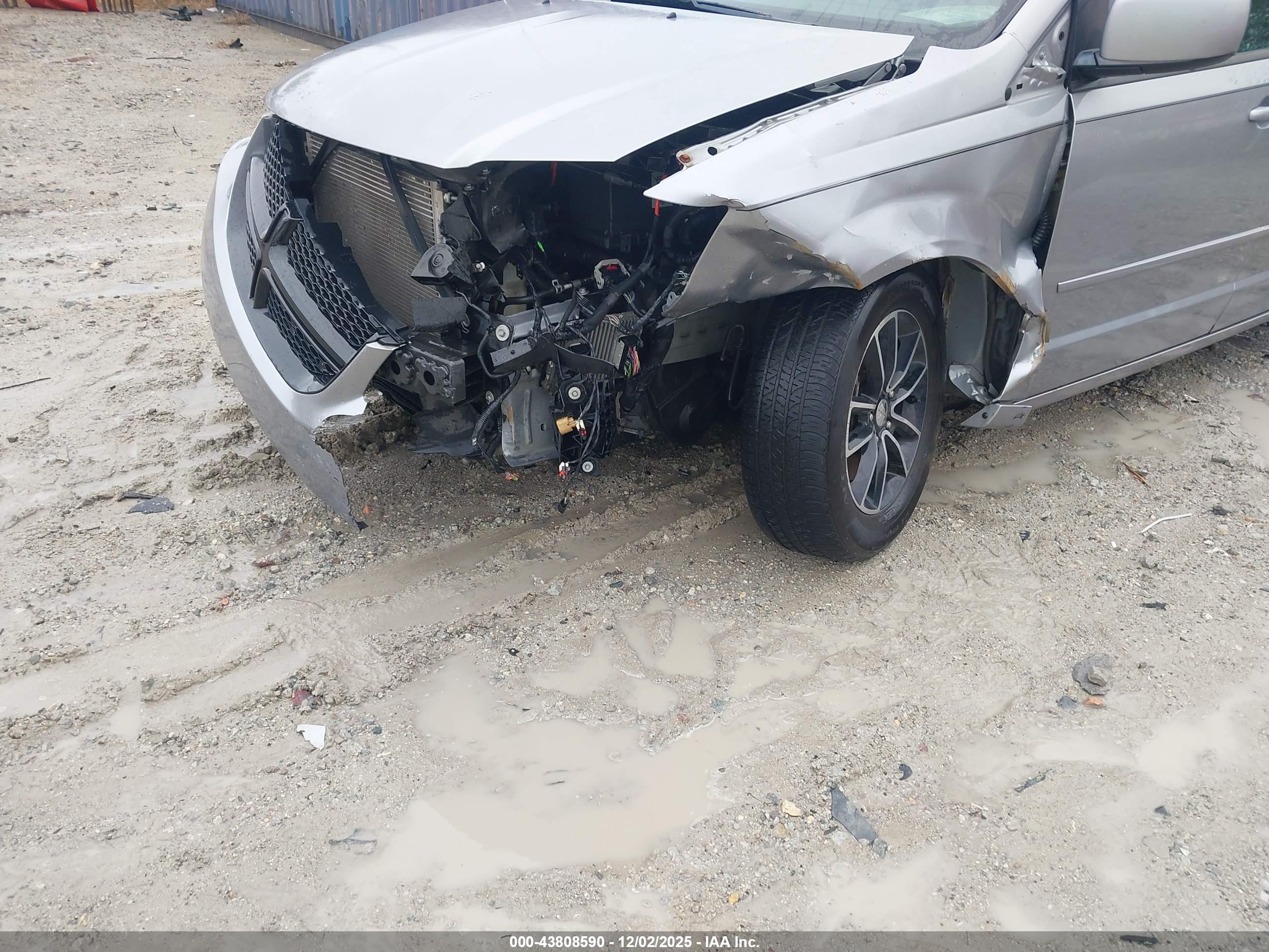 DODGE GRAND image 6