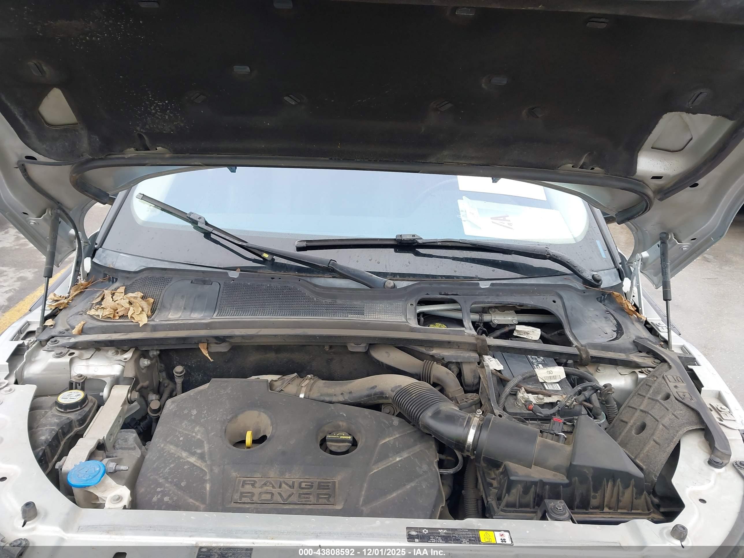 LAND ROVER image 10