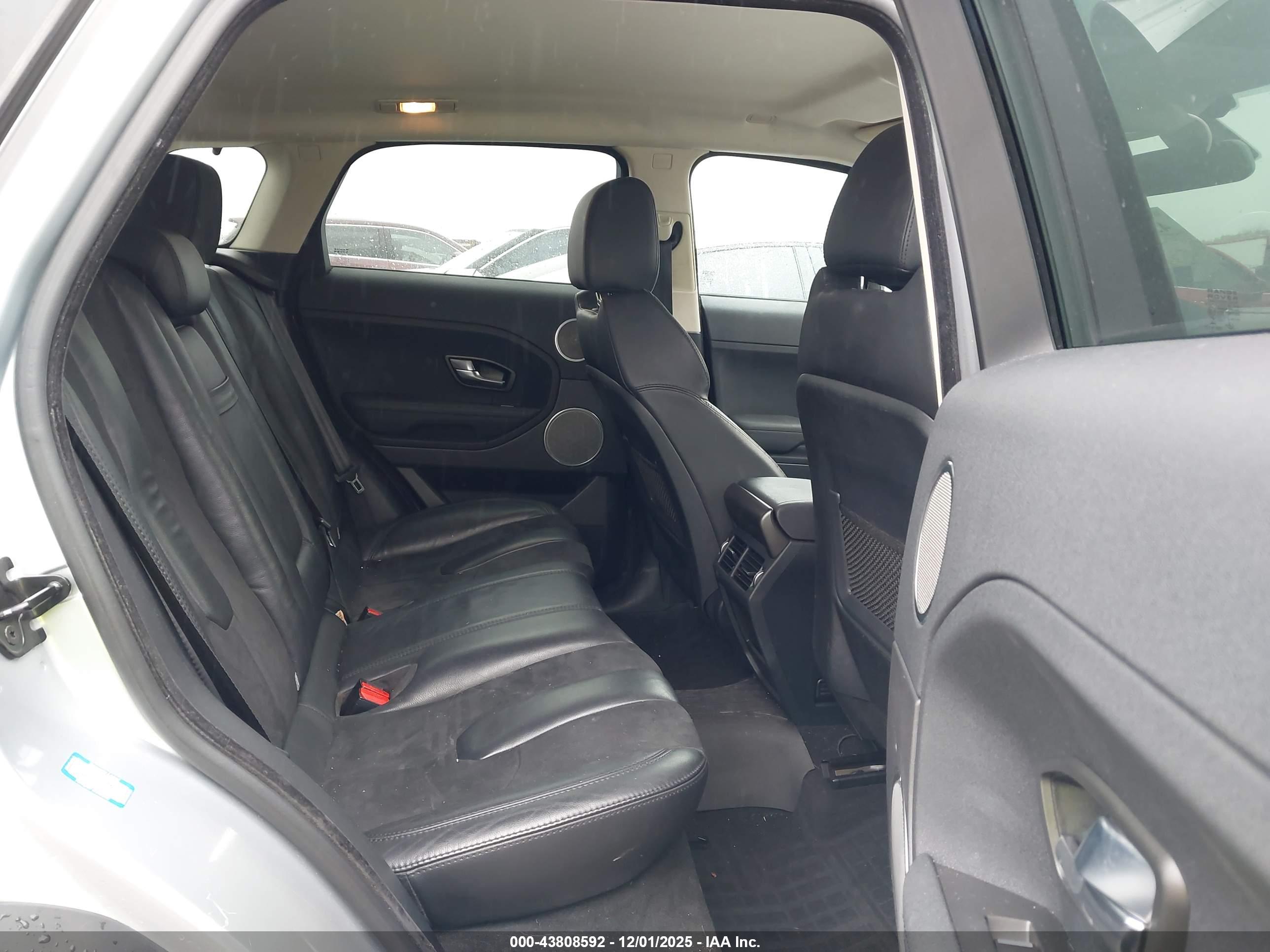 LAND ROVER image 8