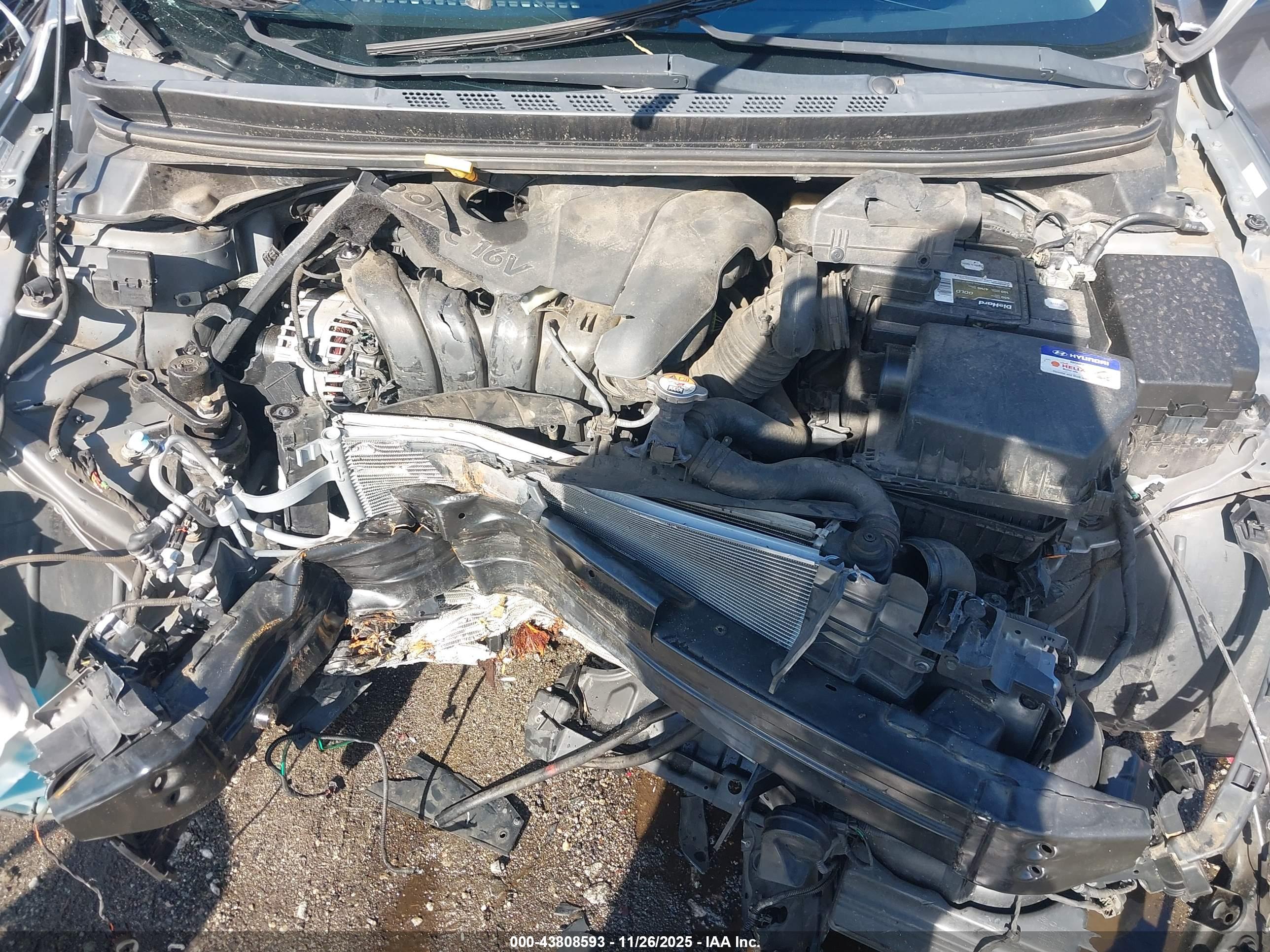 HYUNDAI ELANTRA image 10