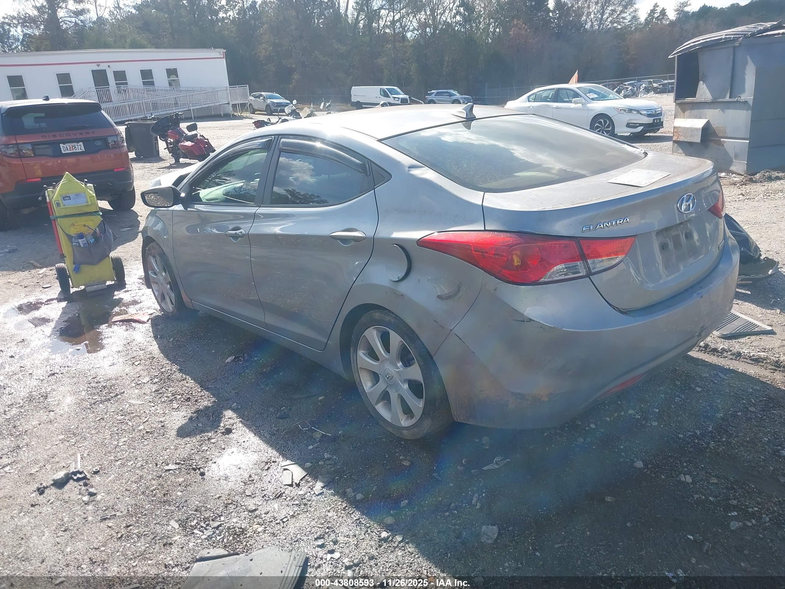 HYUNDAI ELANTRA image 3