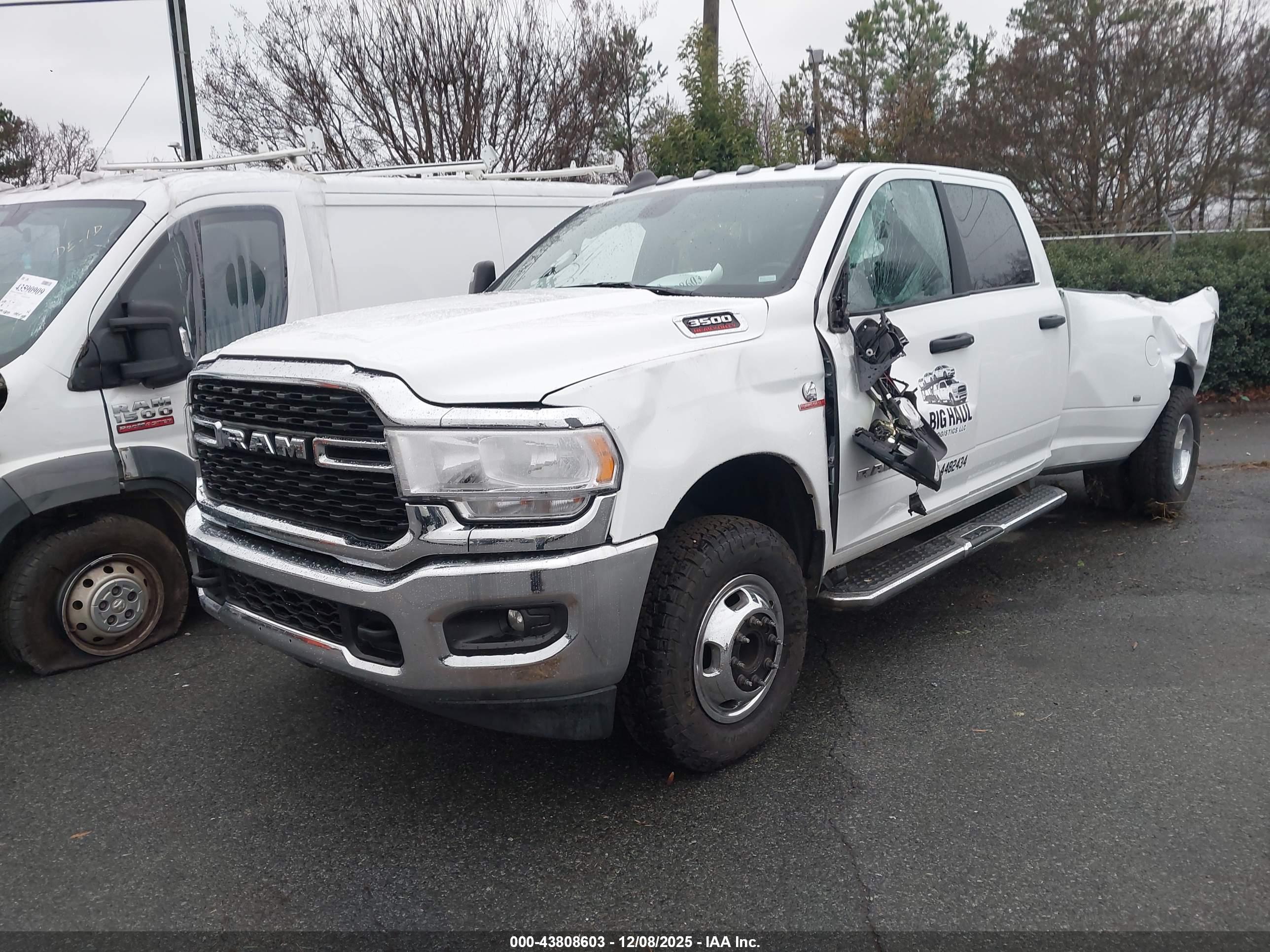 RAM 3500 image 2