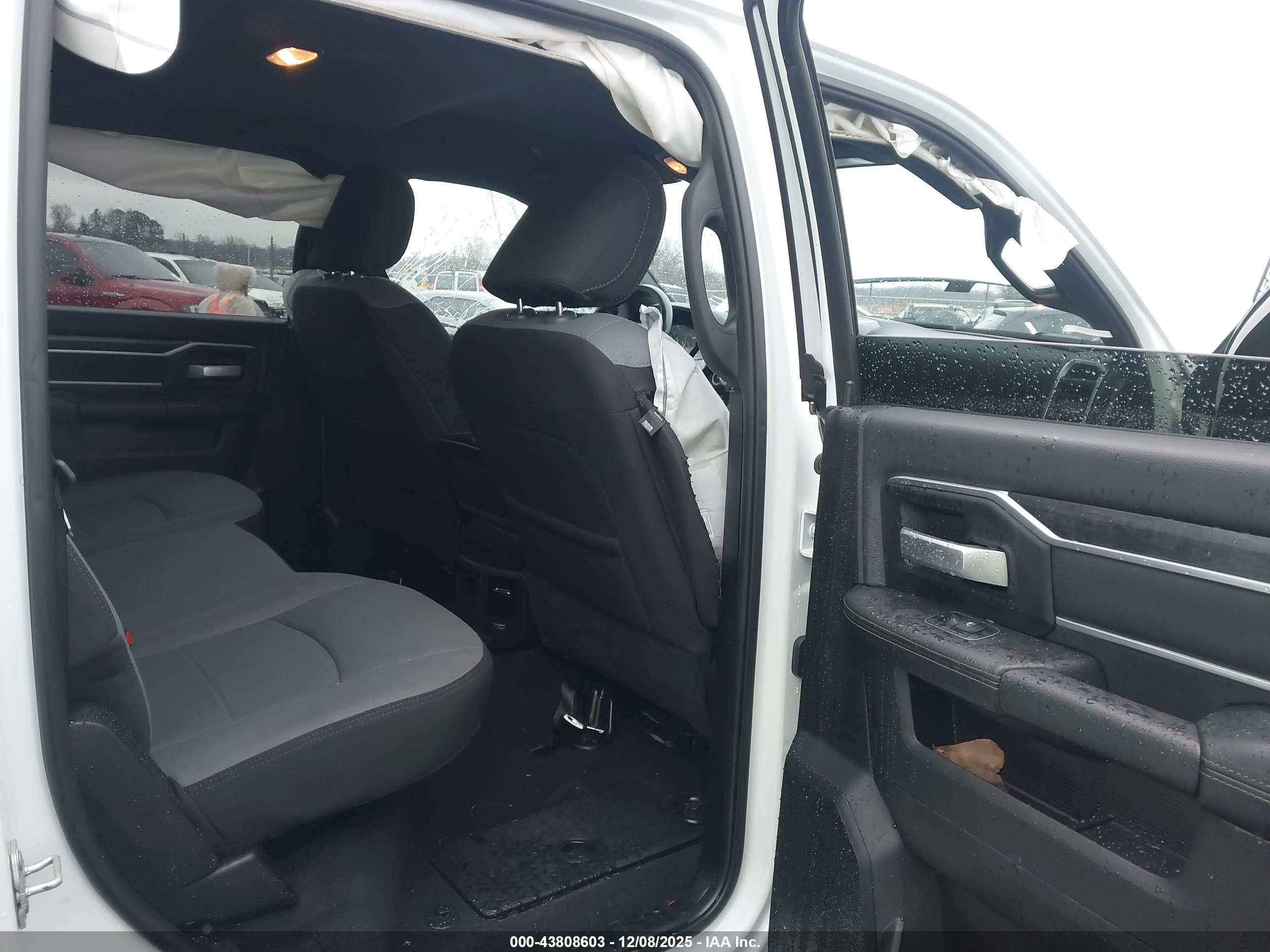 RAM 3500 image 8