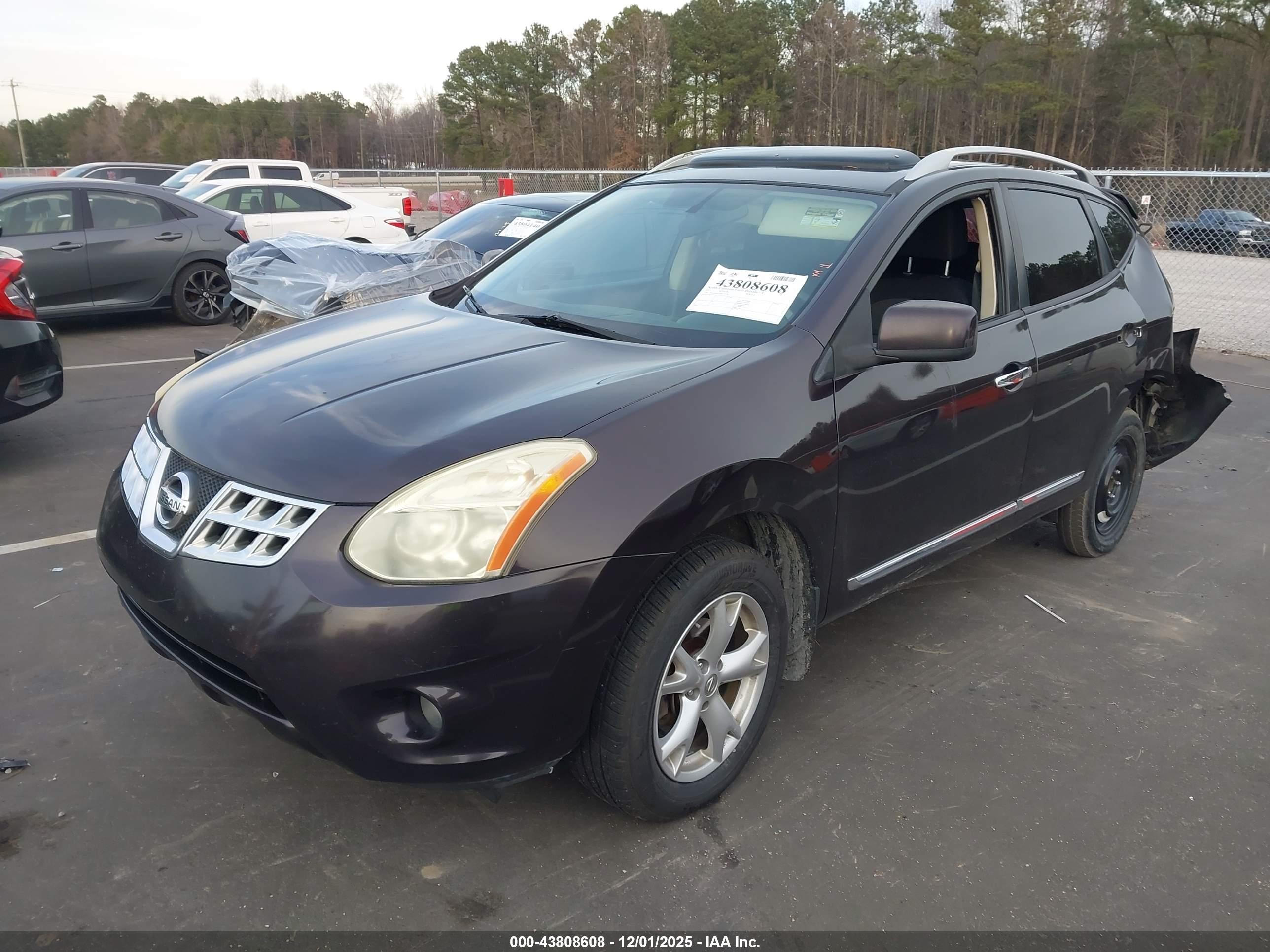 NISSAN ROGUE image 2