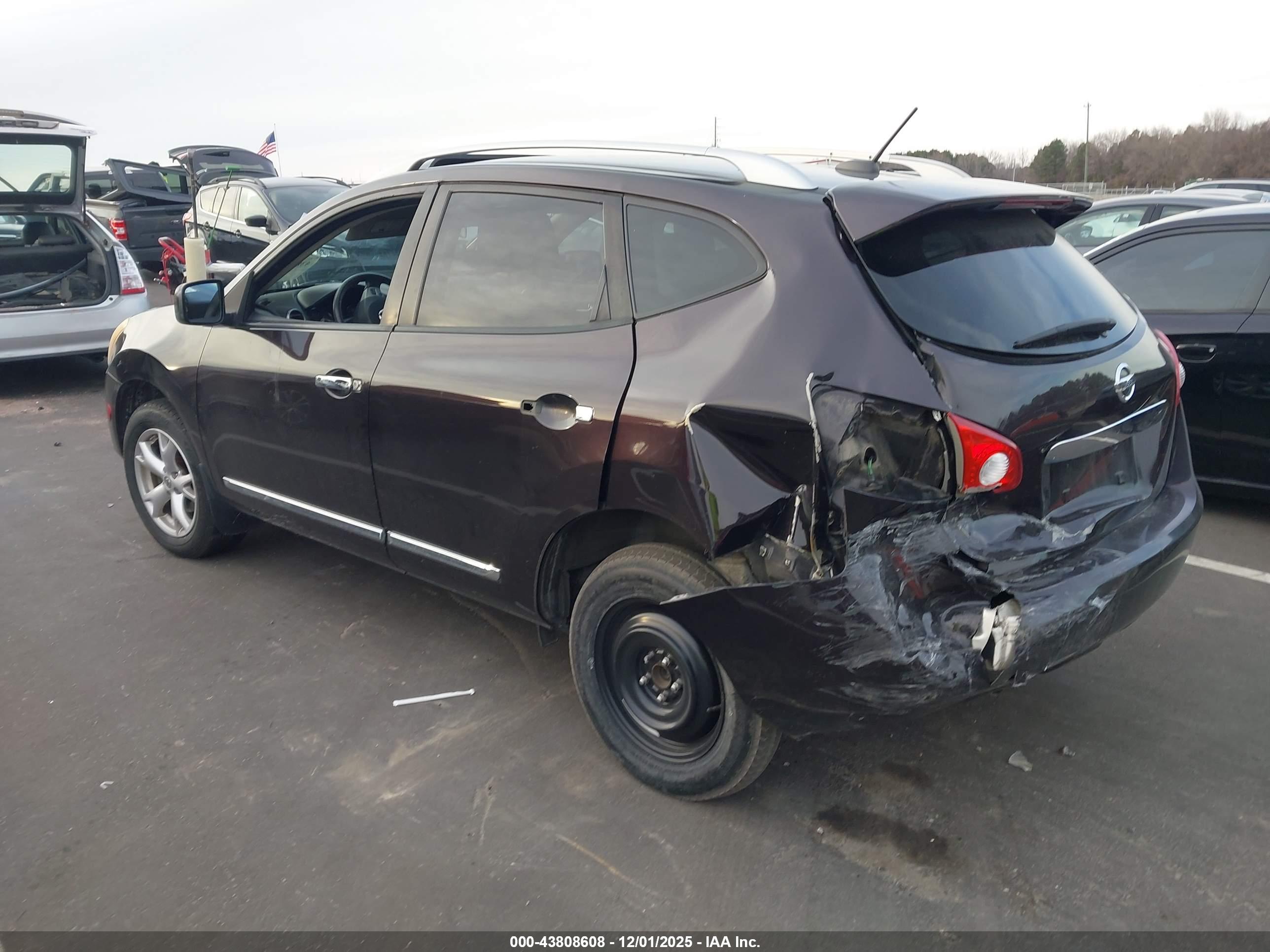 NISSAN ROGUE image 3