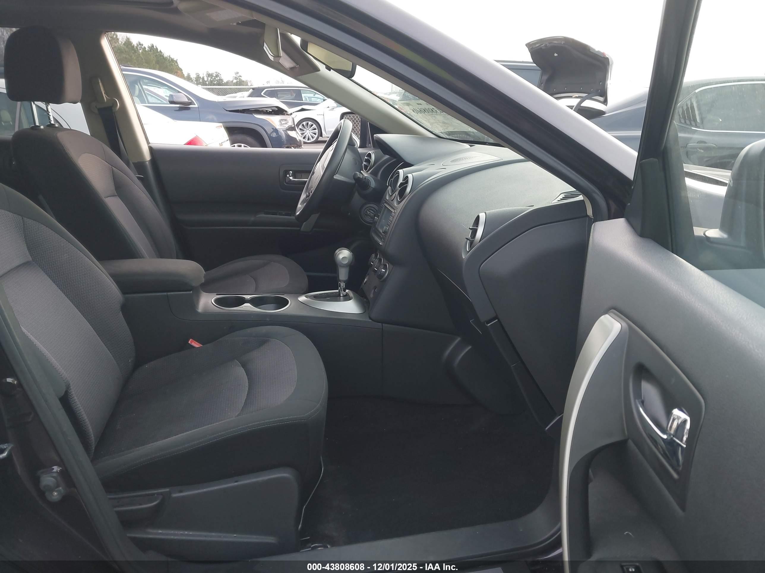 NISSAN ROGUE image 5
