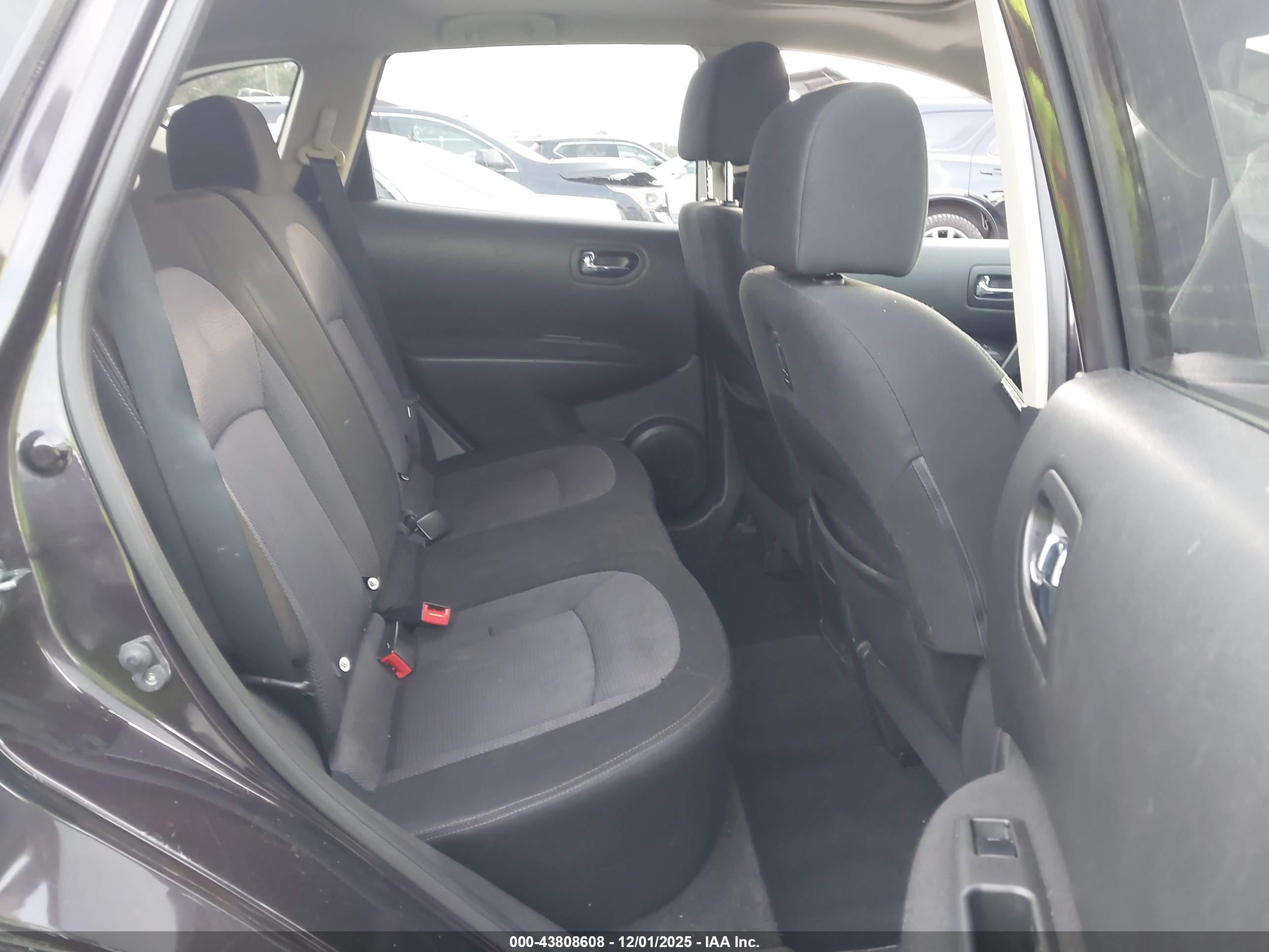NISSAN ROGUE image 8
