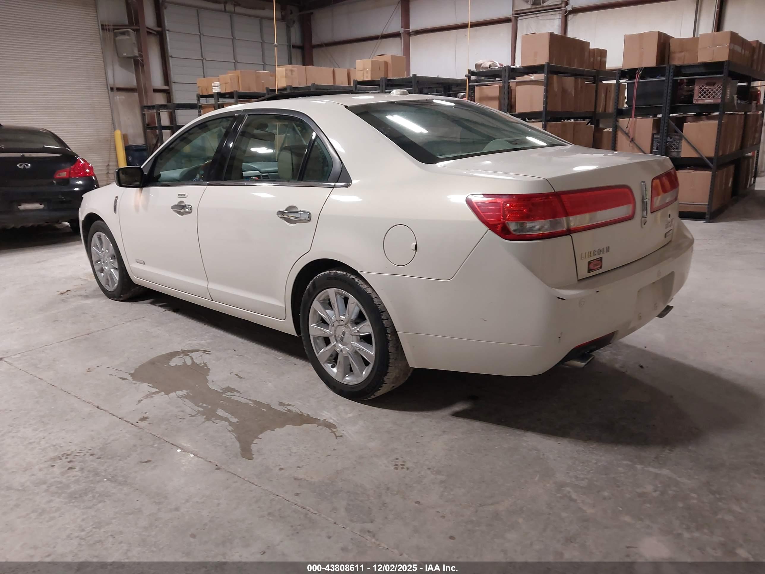 LINCOLN MKZ image 3
