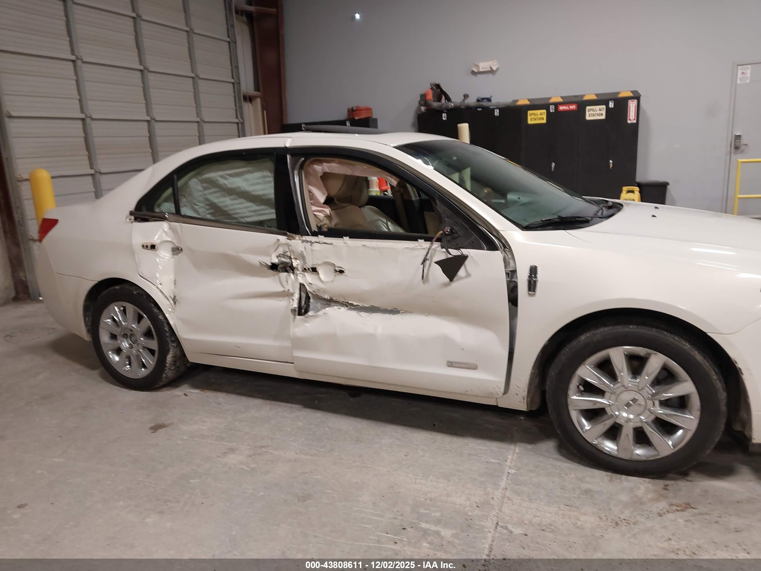 LINCOLN MKZ image 6