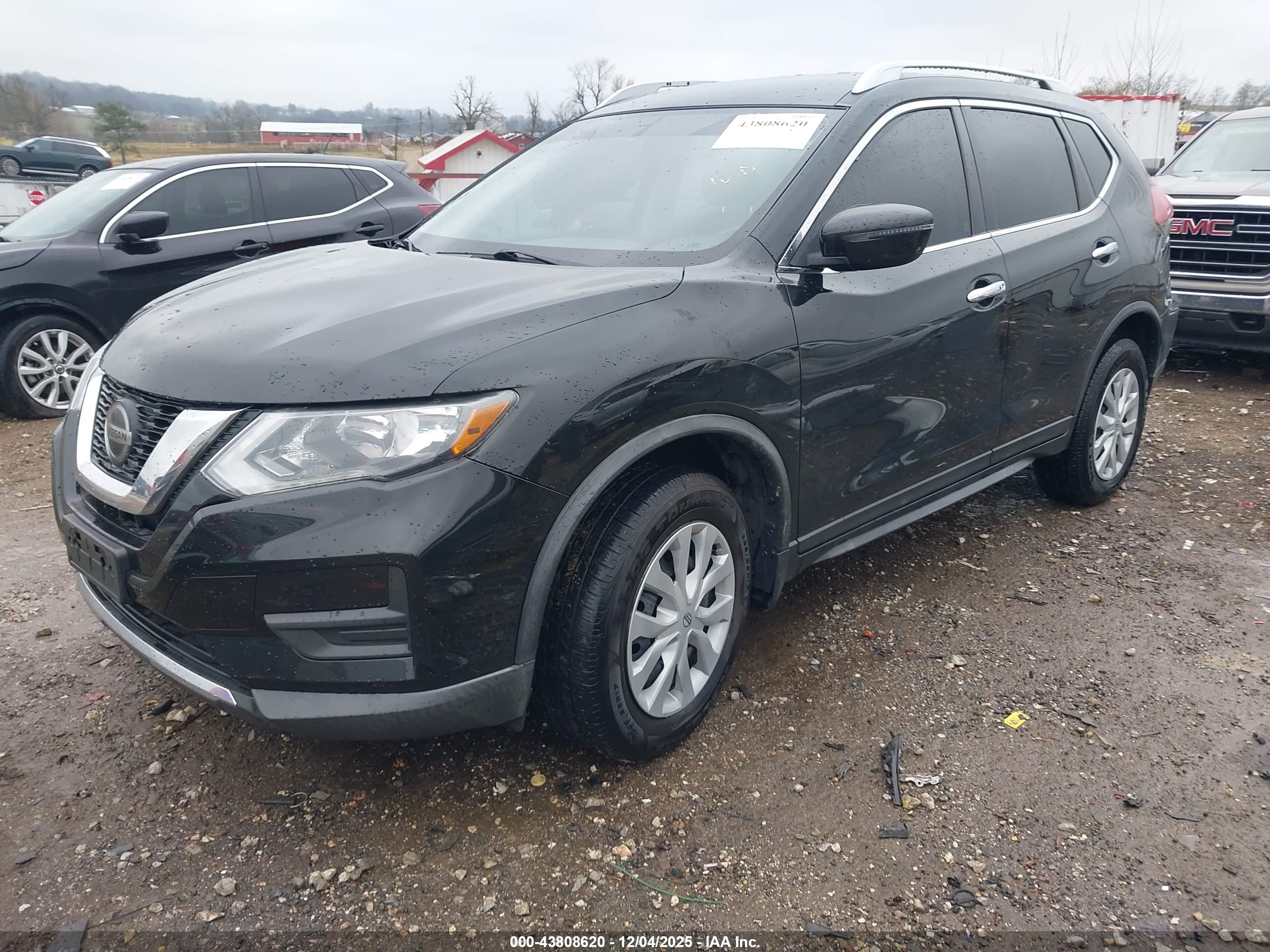 NISSAN ROGUE image 2
